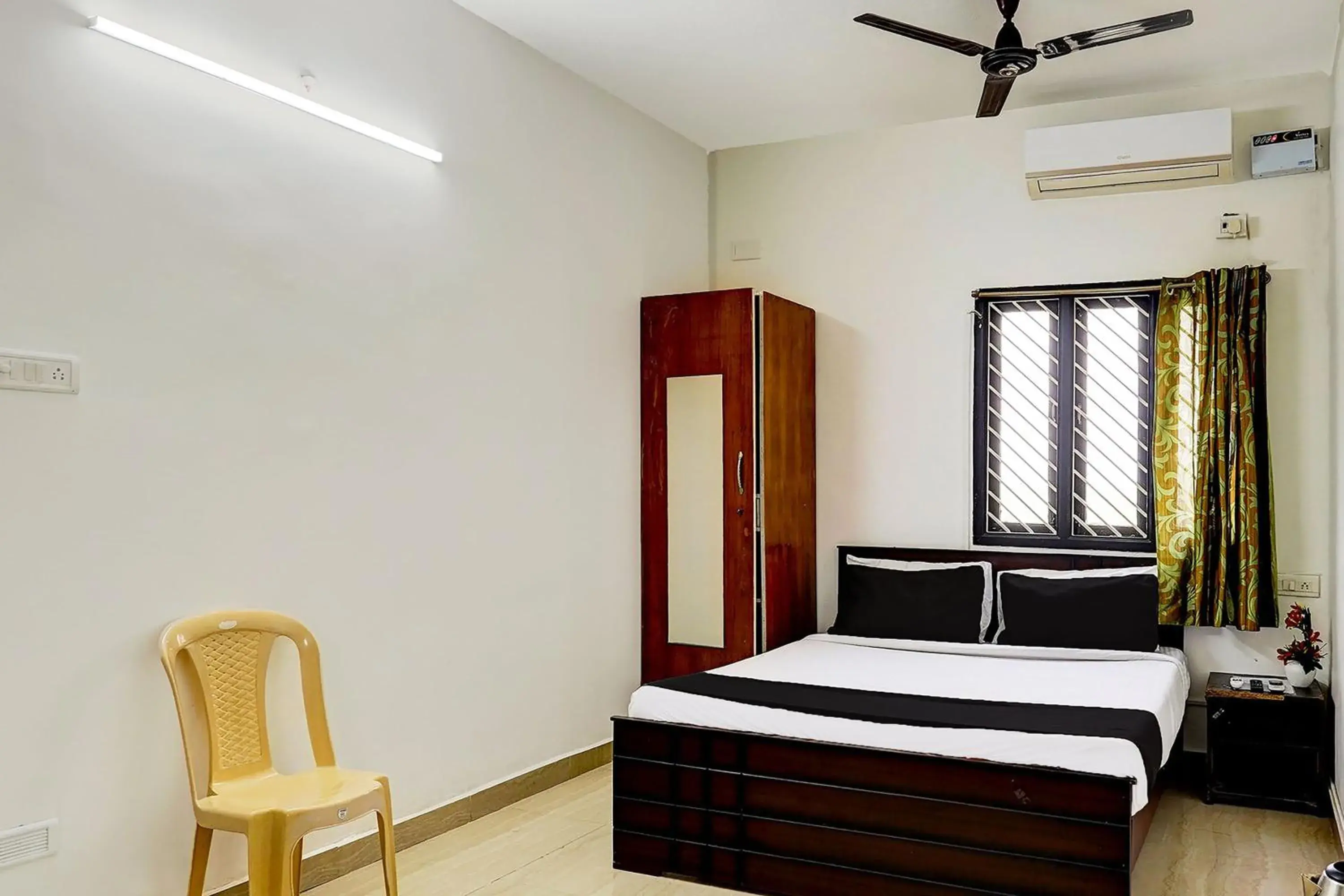 Bedroom, Bed in Super Hotel O Thalambur Chennai Bedroom, Bed in Super Hotel O Thalambur Chennai