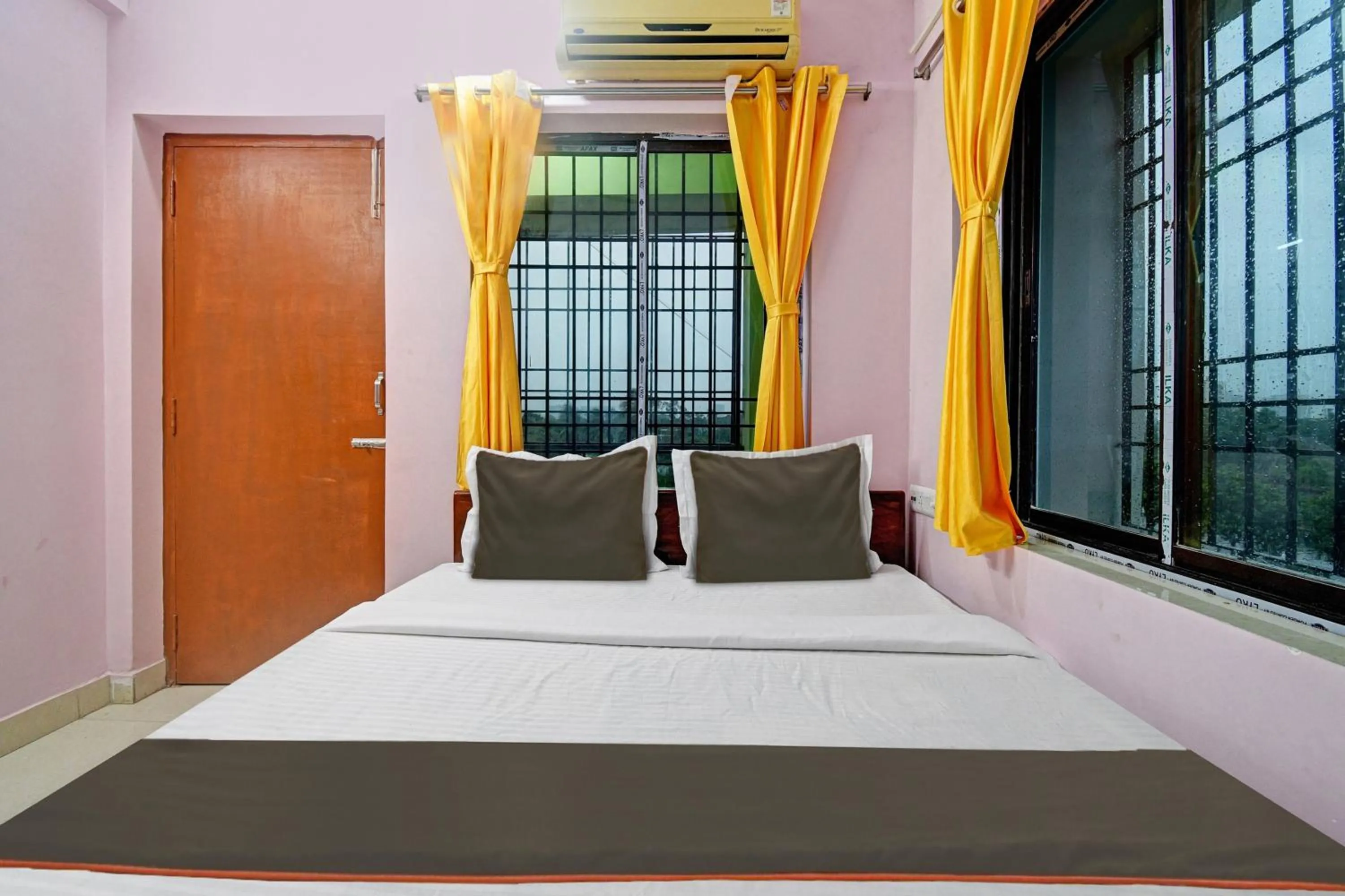 Bedroom in Hotel O Crystal Palace Tata Medical Centre