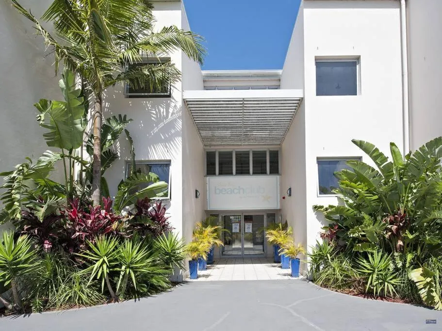 MikaLex - Walking distance from the beach!