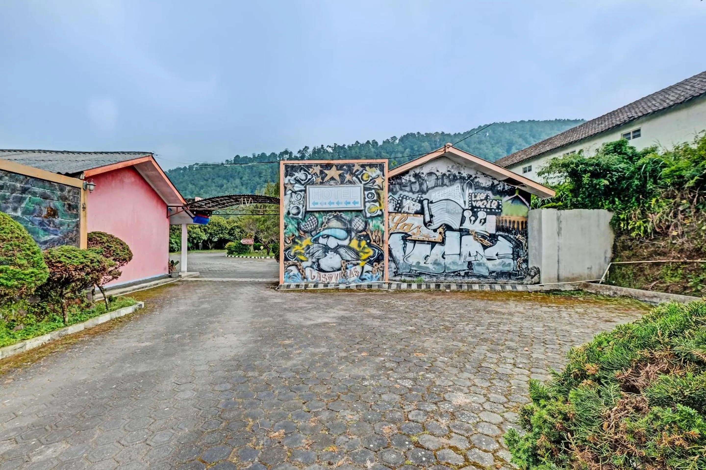 Facade/entrance in OYO 92605 Hotel Las Vegas