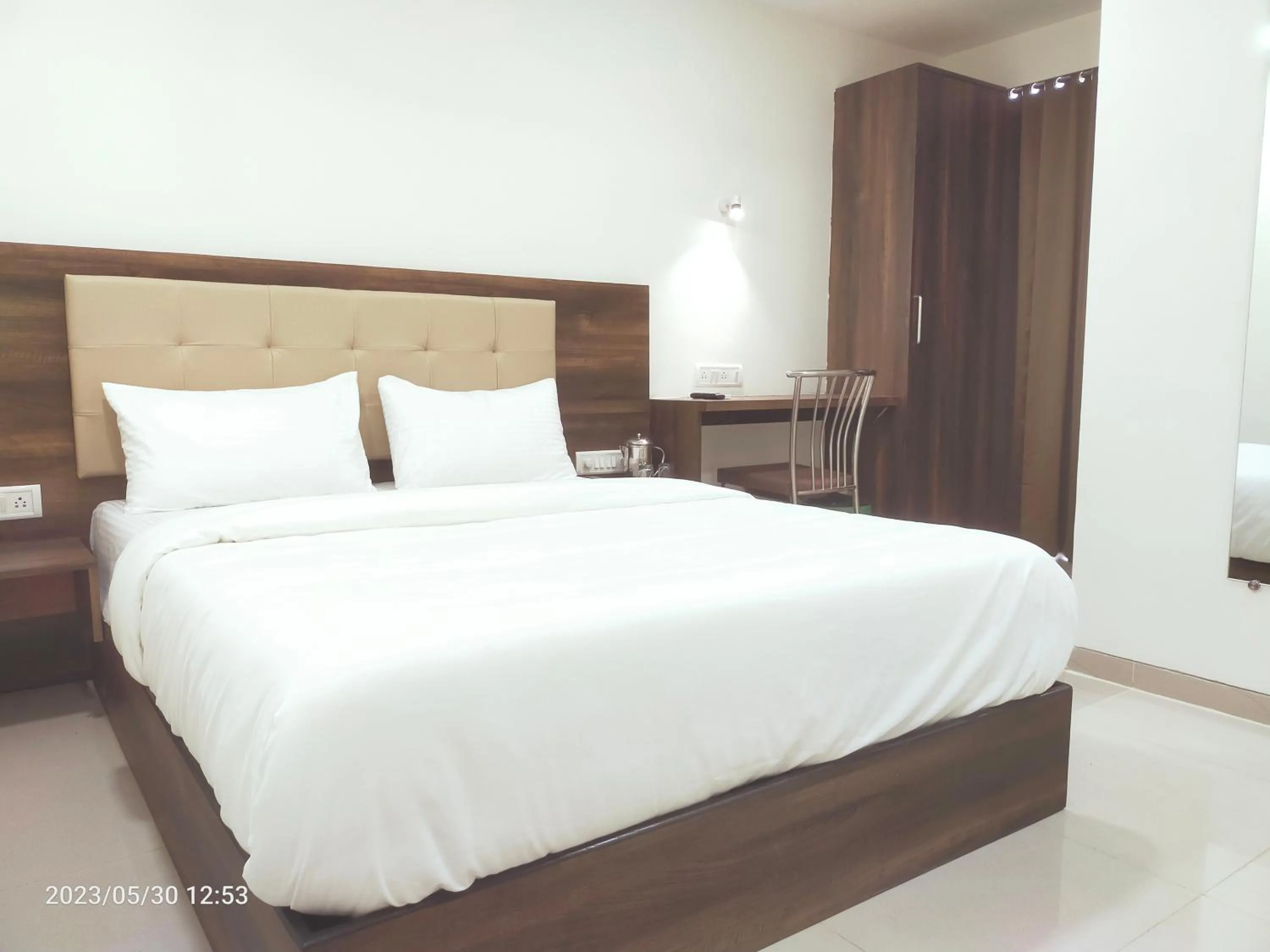 Bed in Hotel Precious Pearl