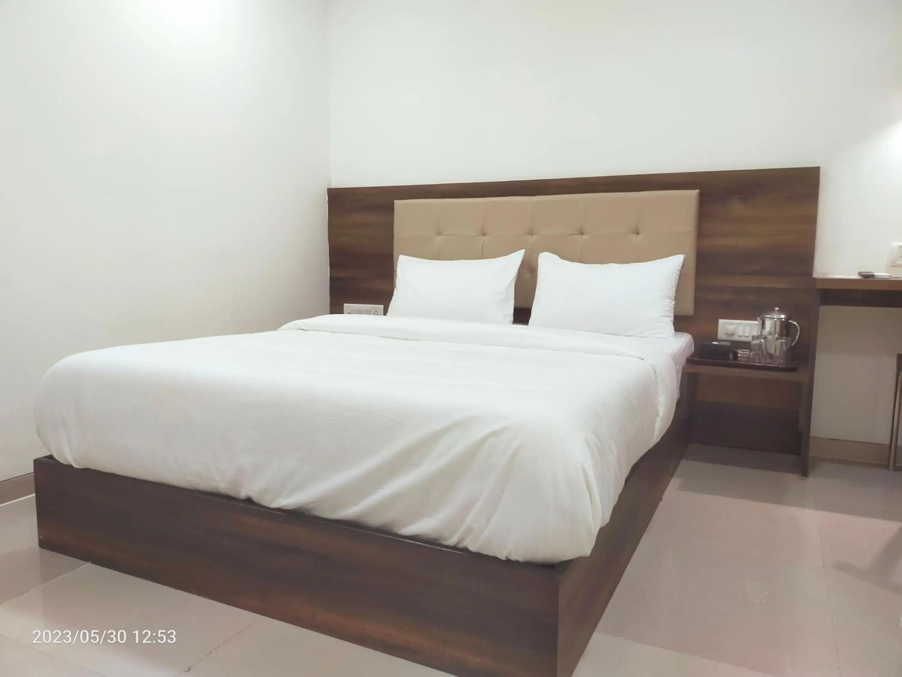 Bed in Hotel Precious Pearl Bed in Hotel Precious Pearl