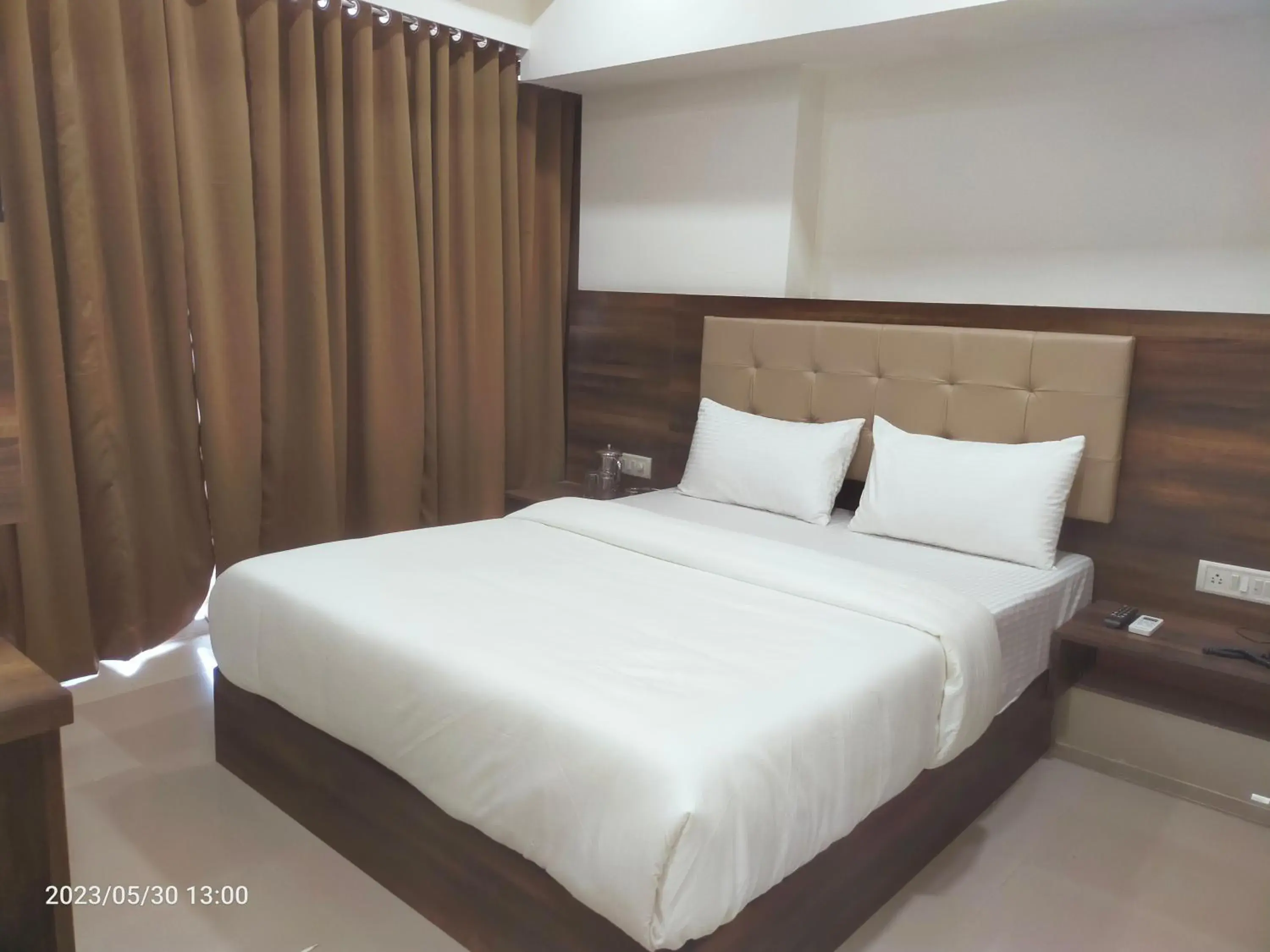 Bed in Hotel Precious Pearl Bed in Hotel Precious Pearl