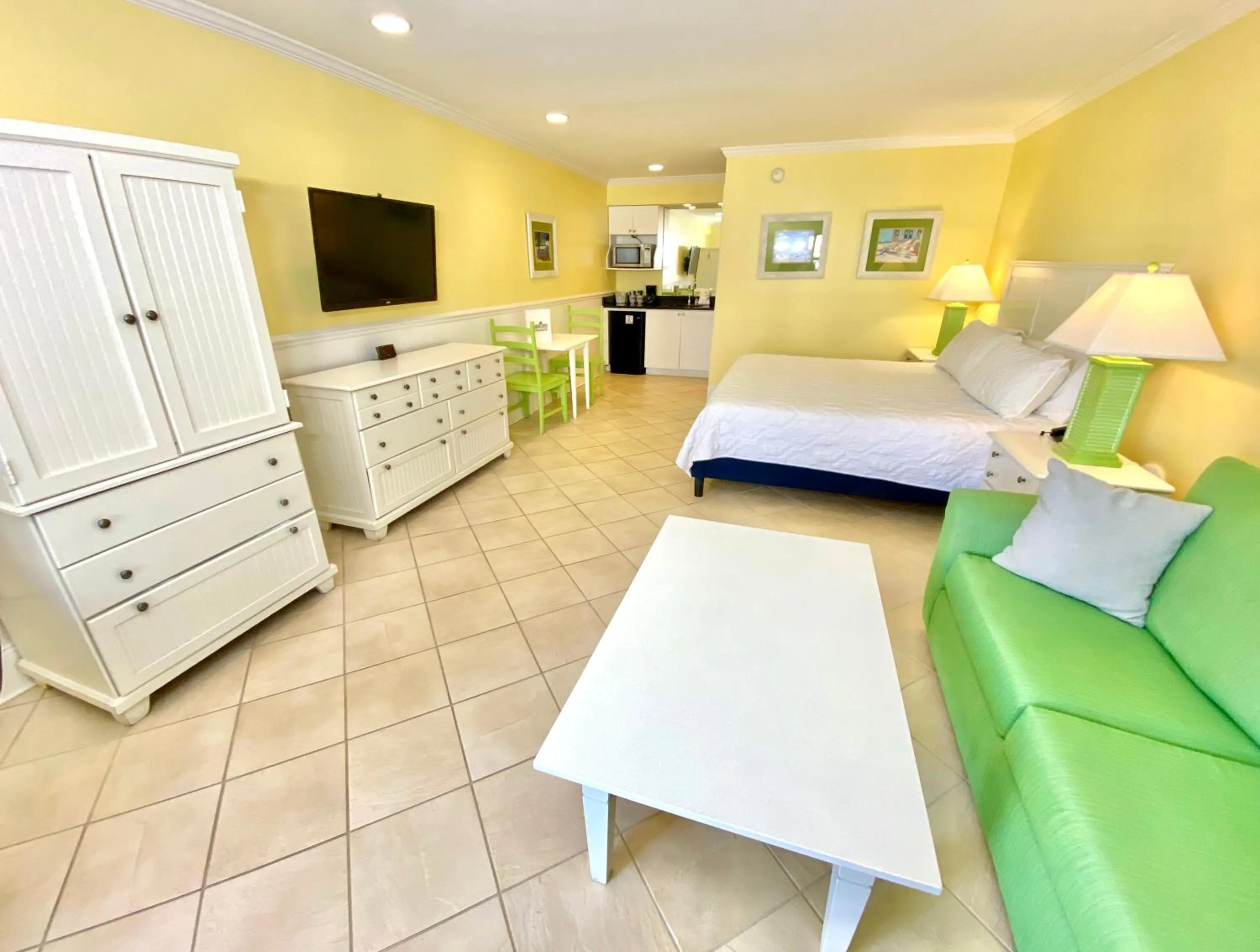 King Suite in Island Inn of Atlantic Beach