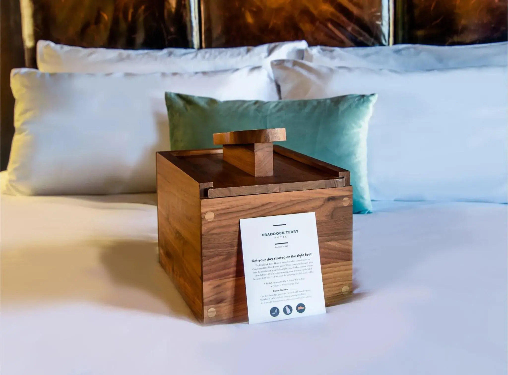 Continental breakfast, Bed in Craddock Terry Hotel, Lynchburg, a Tribute Portfolio Hotel Continental breakfast, Bed in Craddock Terry Hotel, Lynchburg, a Tribute Portfolio Hotel