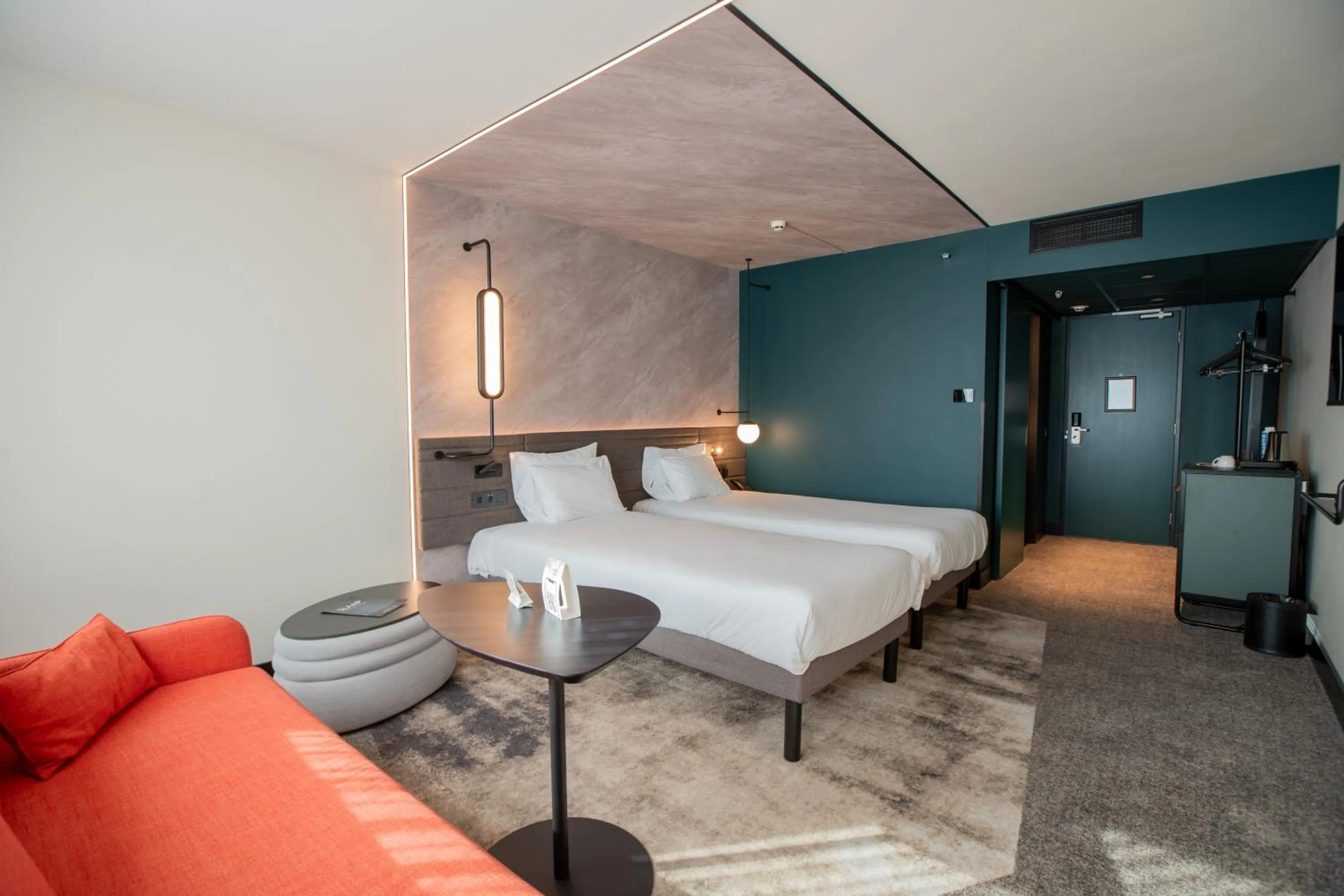 View (from property/room), Bed in Novotel Rotterdam Brainpark