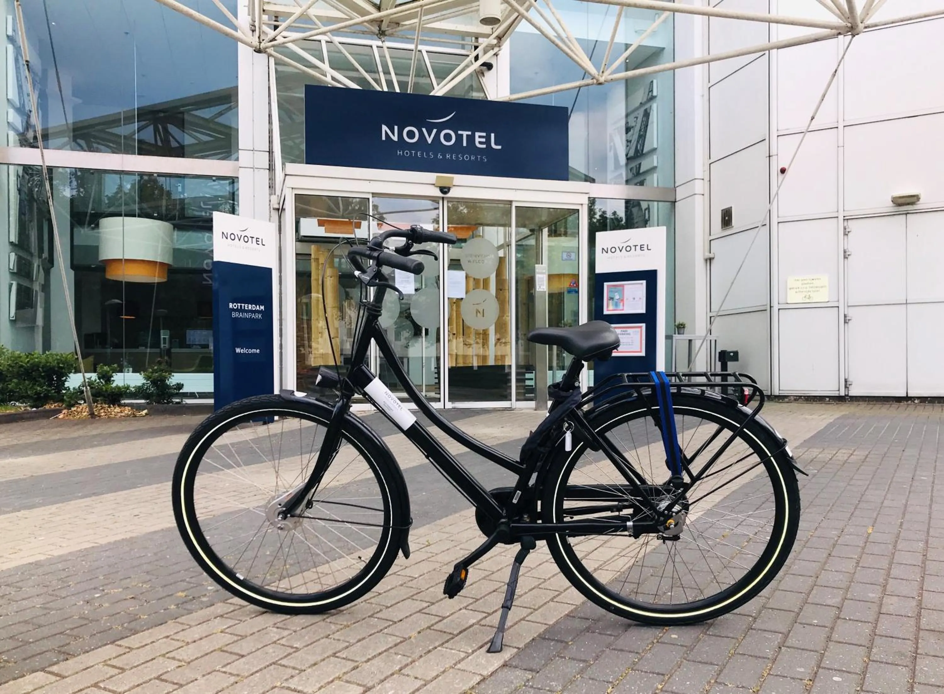 Cycling in Novotel Rotterdam Brainpark