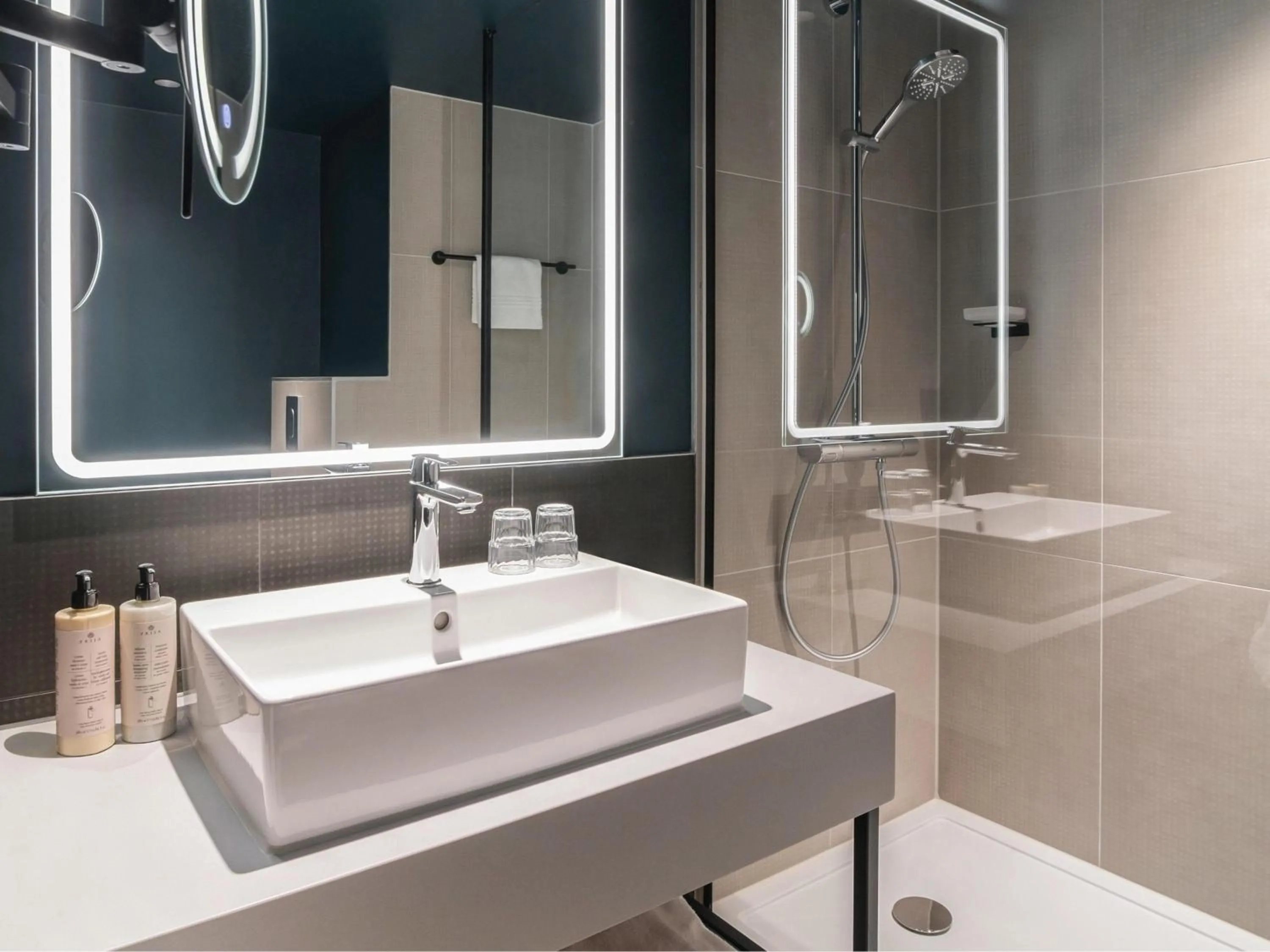 Bedroom in Novotel Rotterdam Brainpark