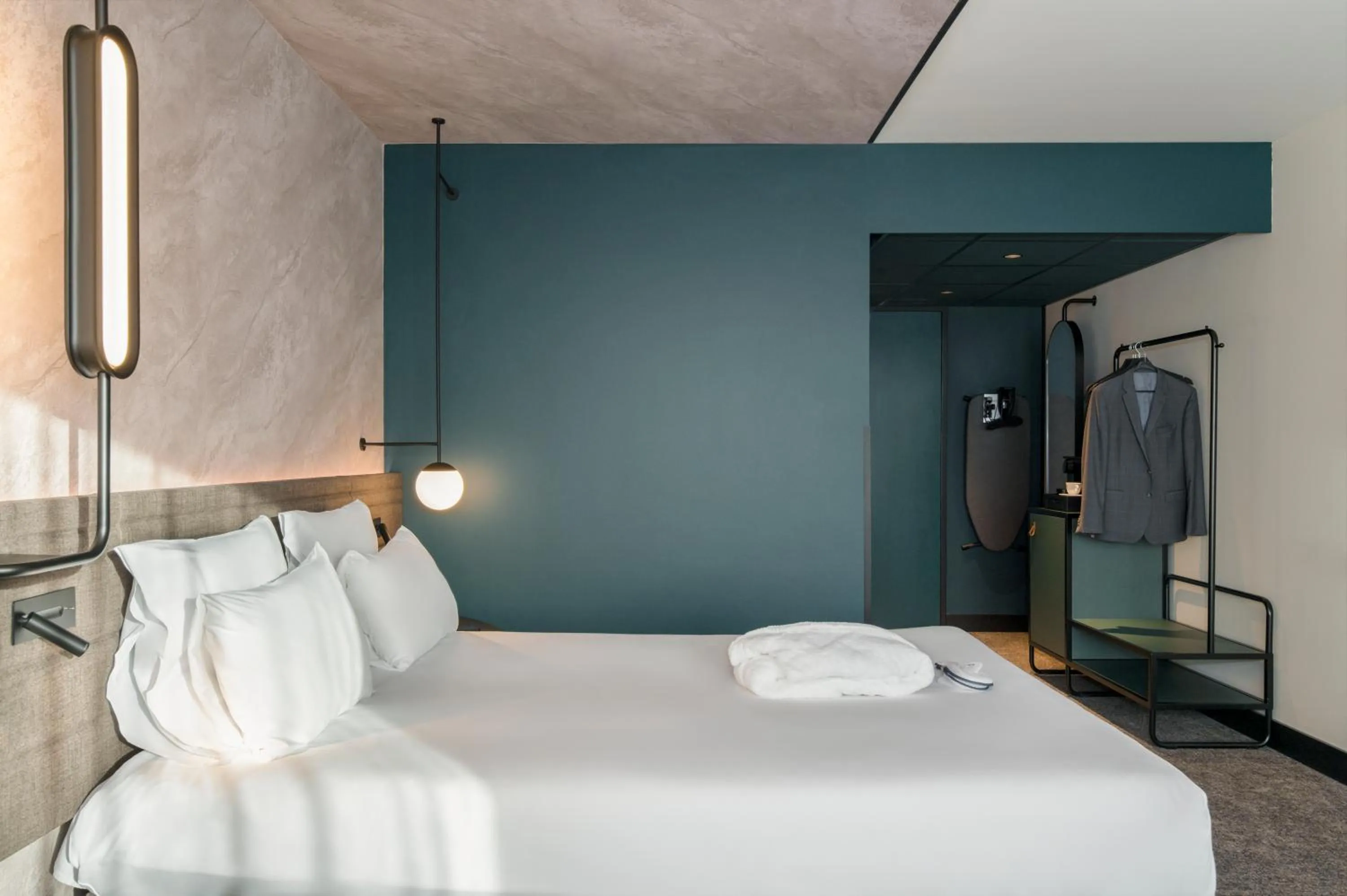 Photo of the whole room, Bed in Novotel Rotterdam Brainpark