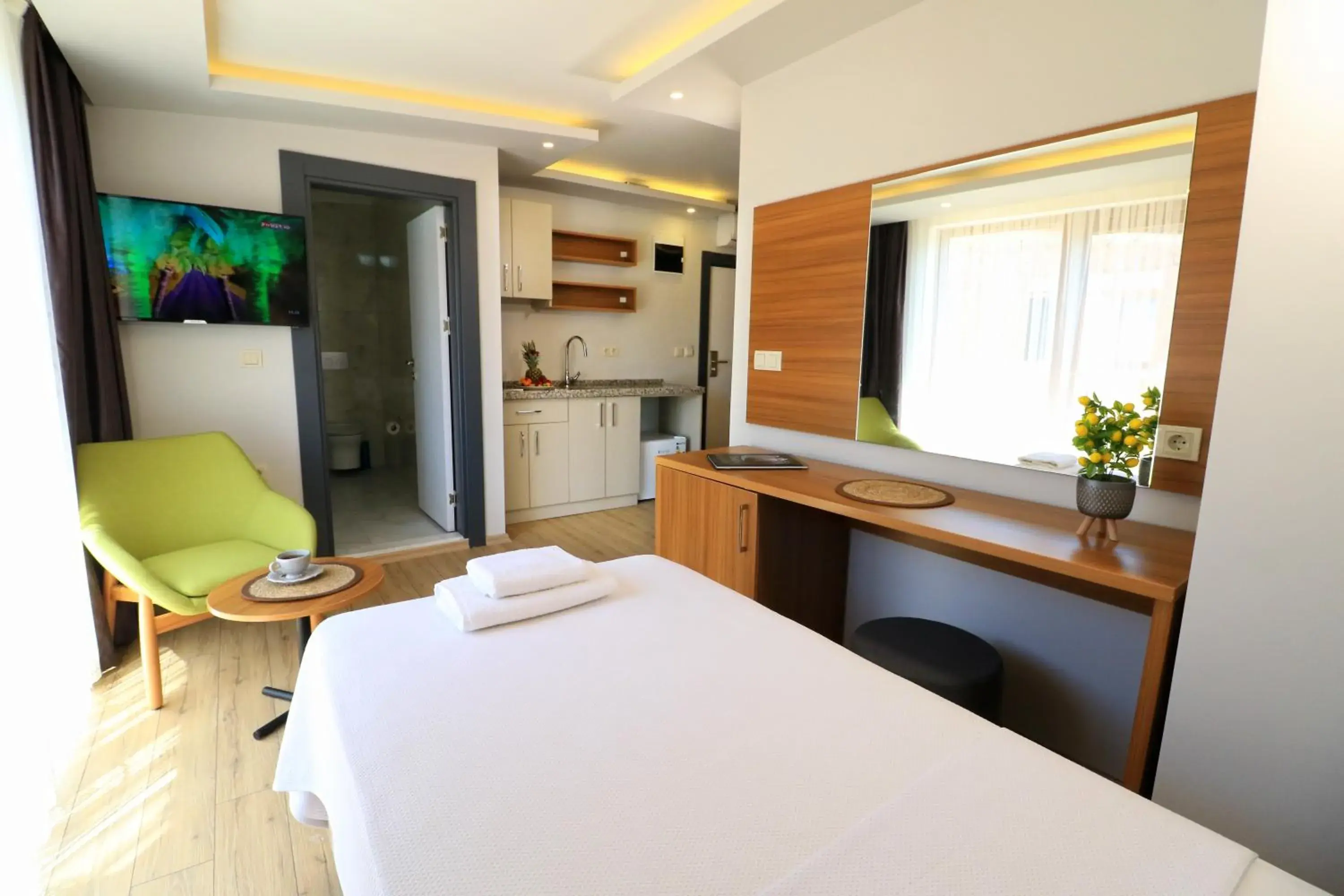 Bedroom, Bed in ALMIRCAN HOTEL Bedroom, Bed in ALMIRCAN HOTEL