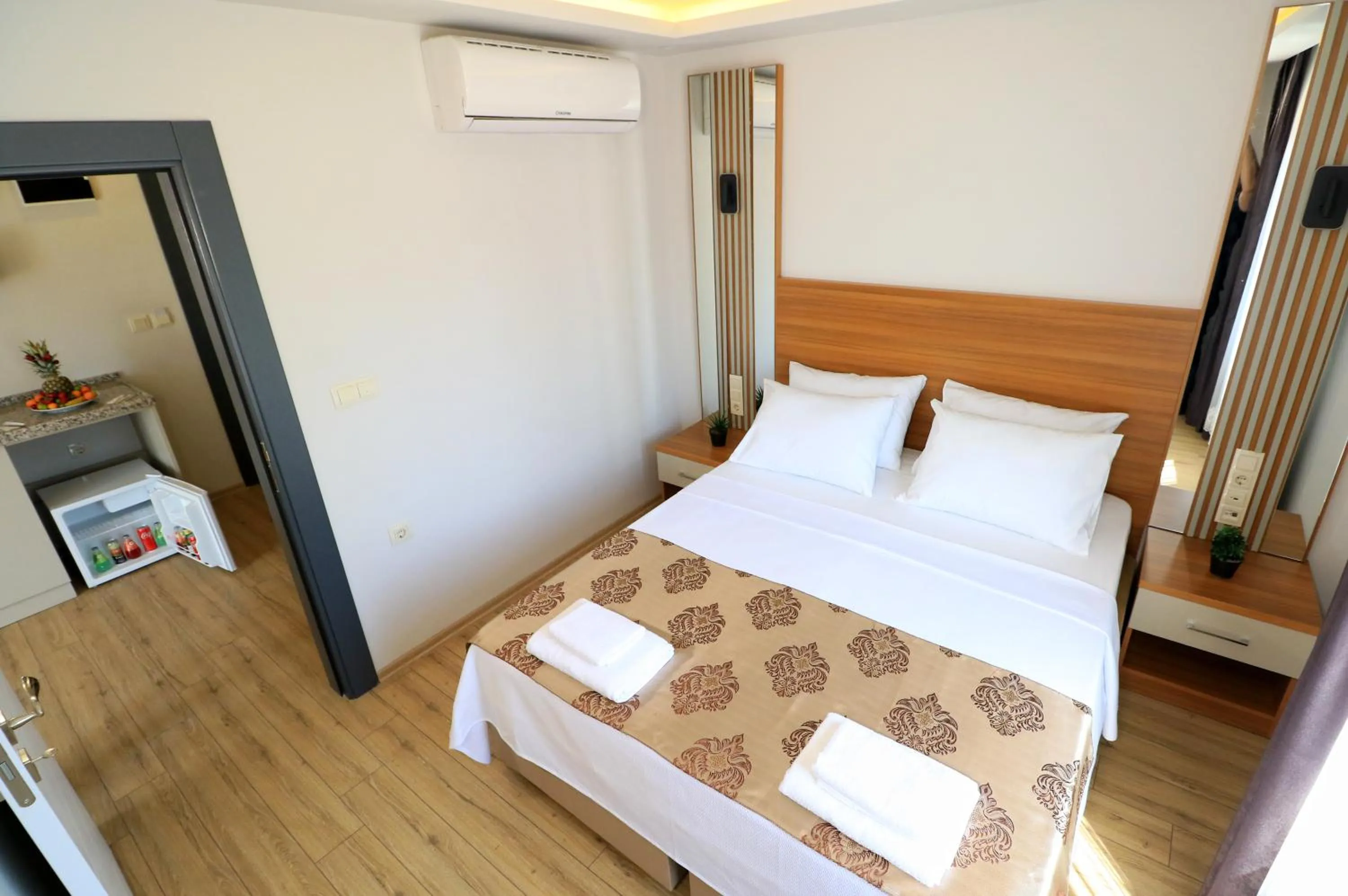 Bedroom in ALMIRCAN HOTEL