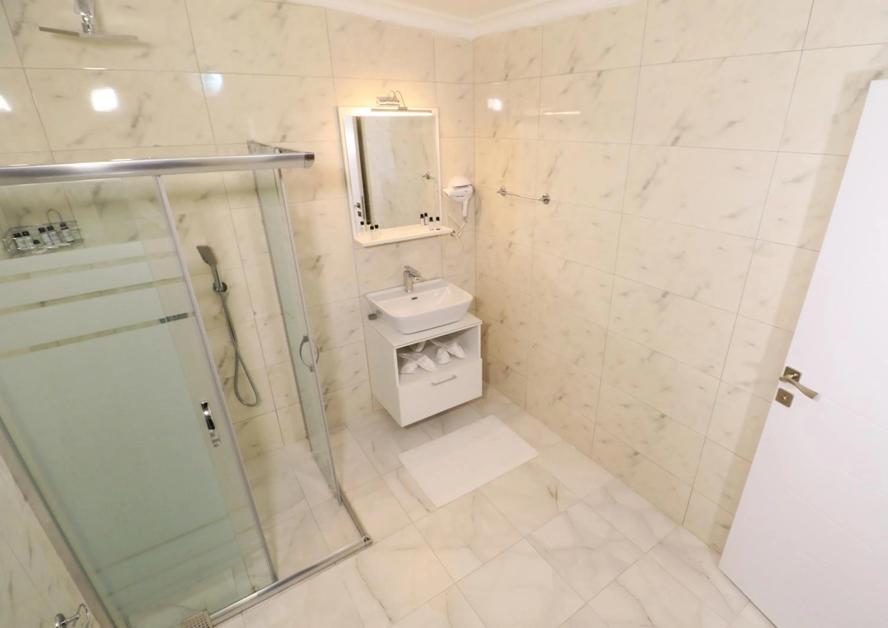 Bathroom in ALMIRCAN HOTEL