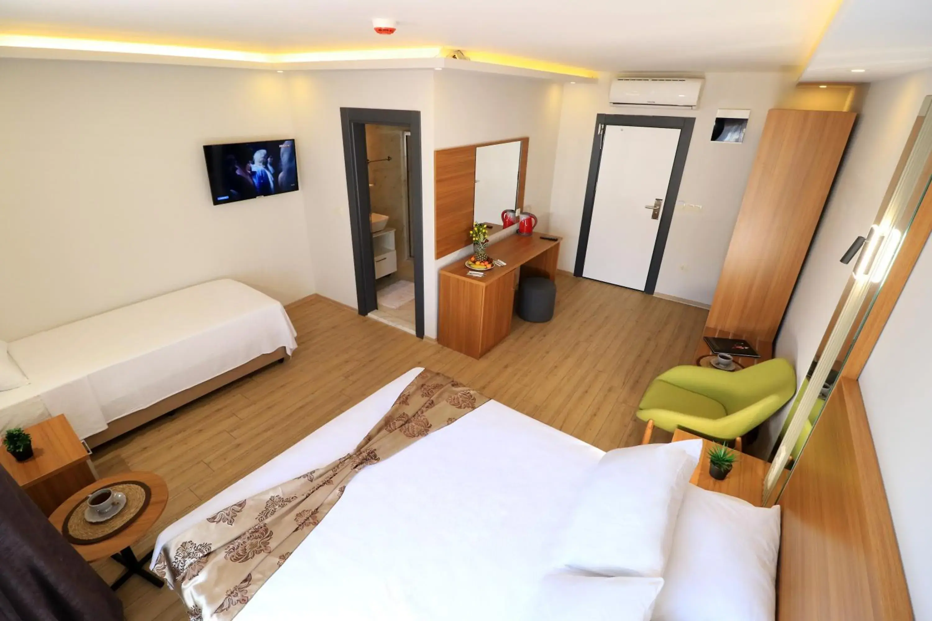 Bedroom in ALMIRCAN HOTEL Bedroom in ALMIRCAN HOTEL