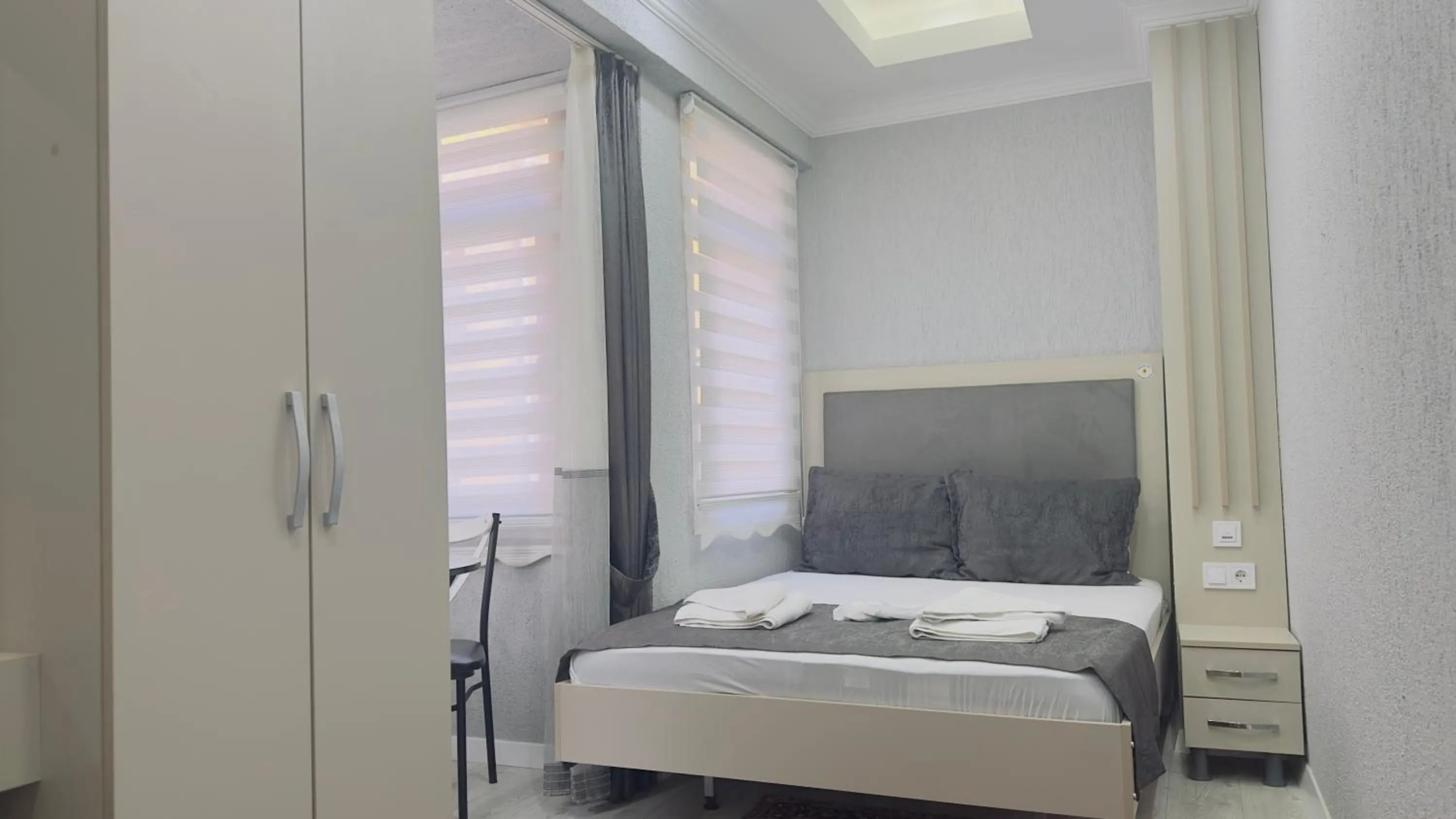 Photo of the whole room, Bed in La Mer Old City Hotel