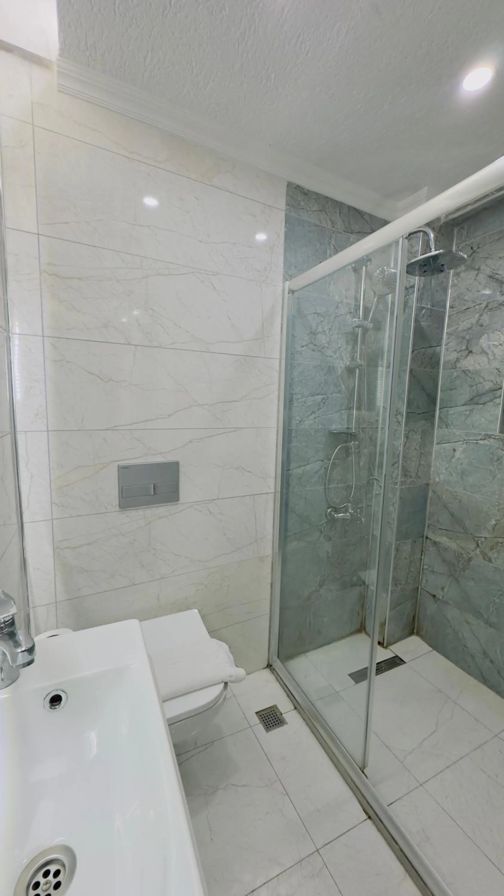 Shower in La Mer Old City Hotel