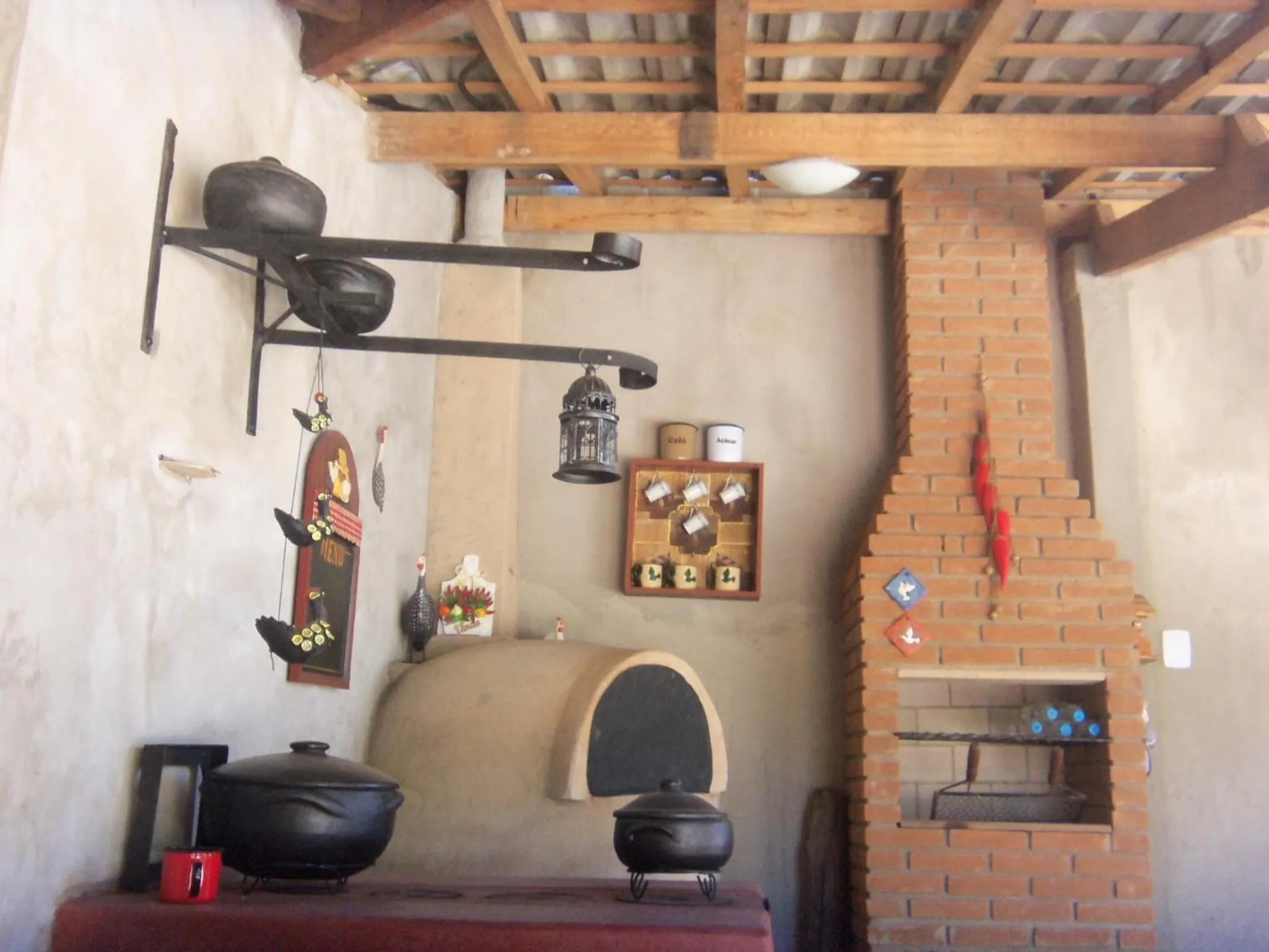 Kitchen or kitchenette in Pousada Rota dos Pássaros