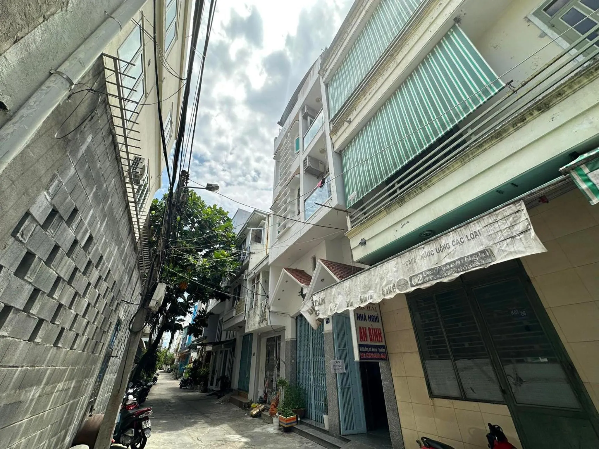 Facade/entrance in OYO 1182 An Binh Motel