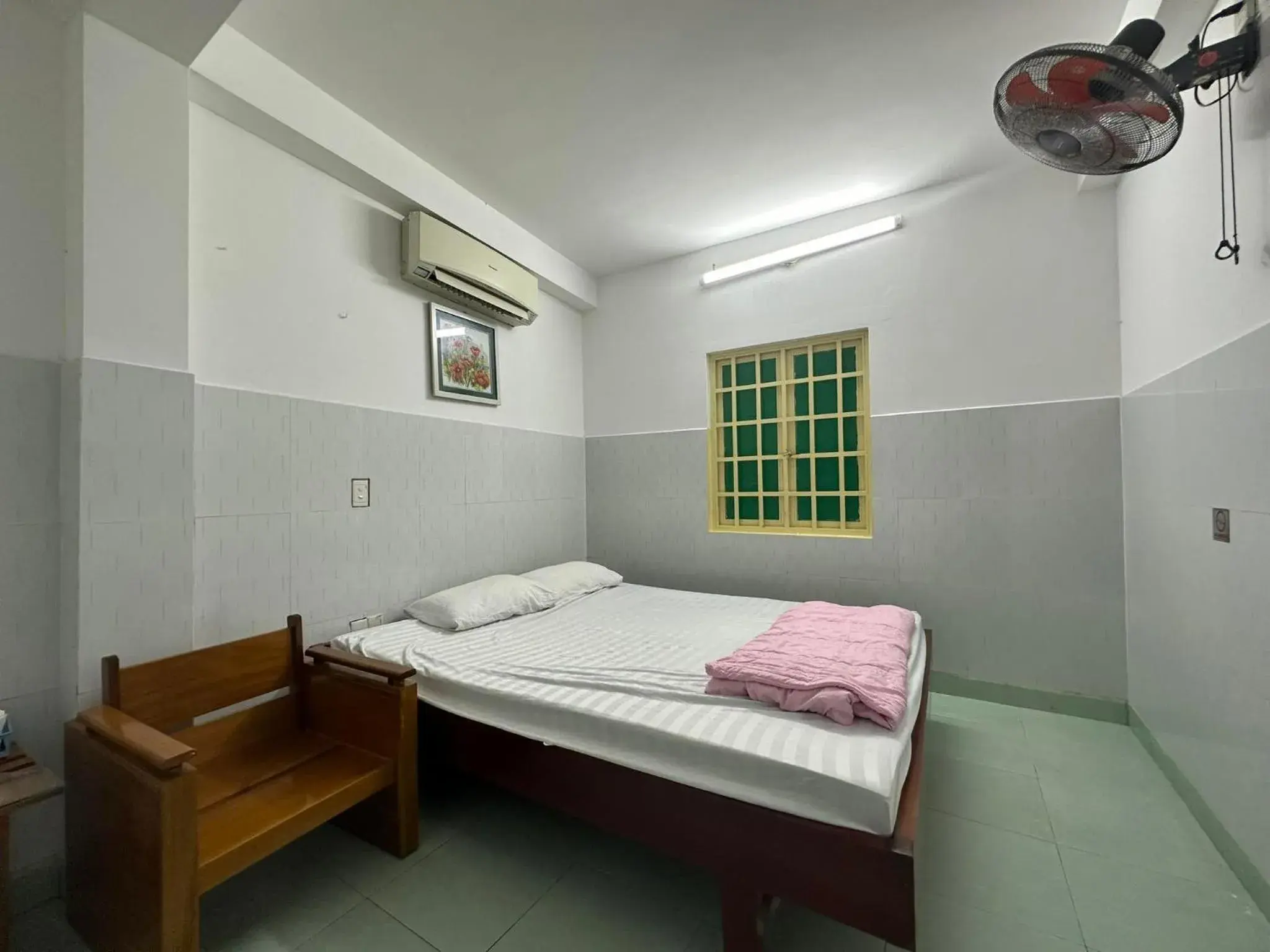 Superior Double Room in OYO 1182 An Binh Motel Superior Double Room in OYO 1182 An Binh Motel