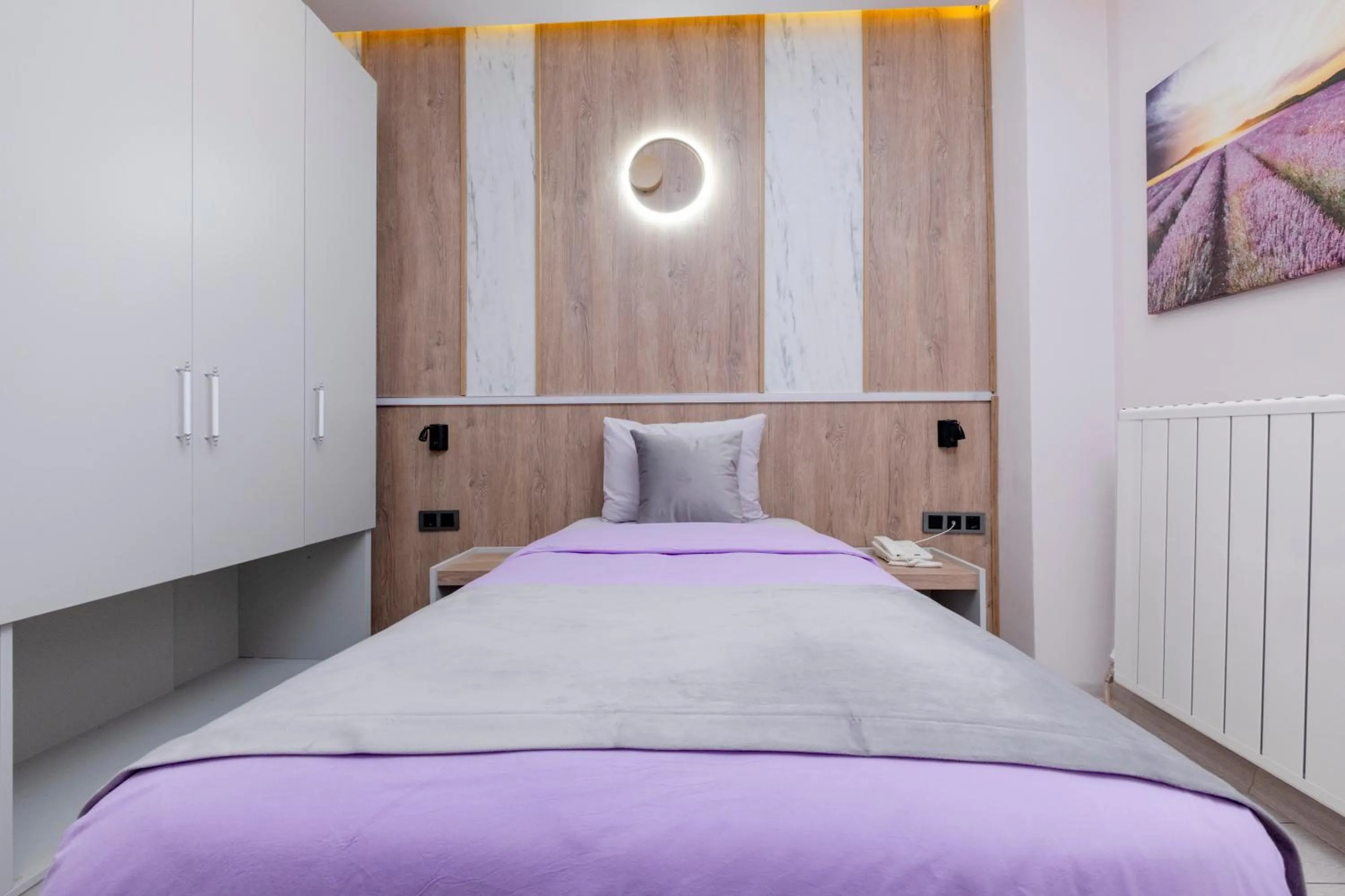 Bed in Lavender Airport Hotel