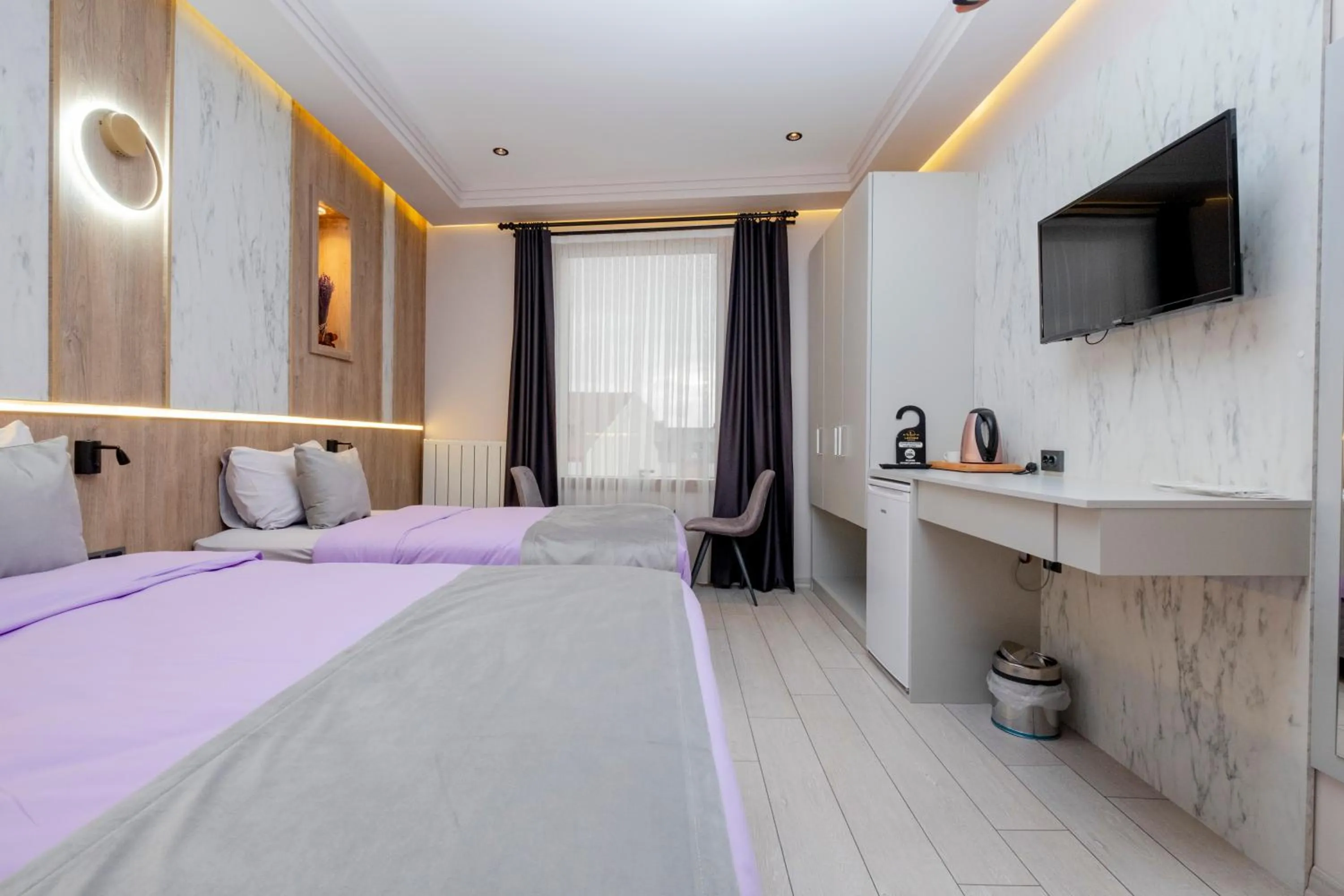 Bed in Lavender Airport Hotel