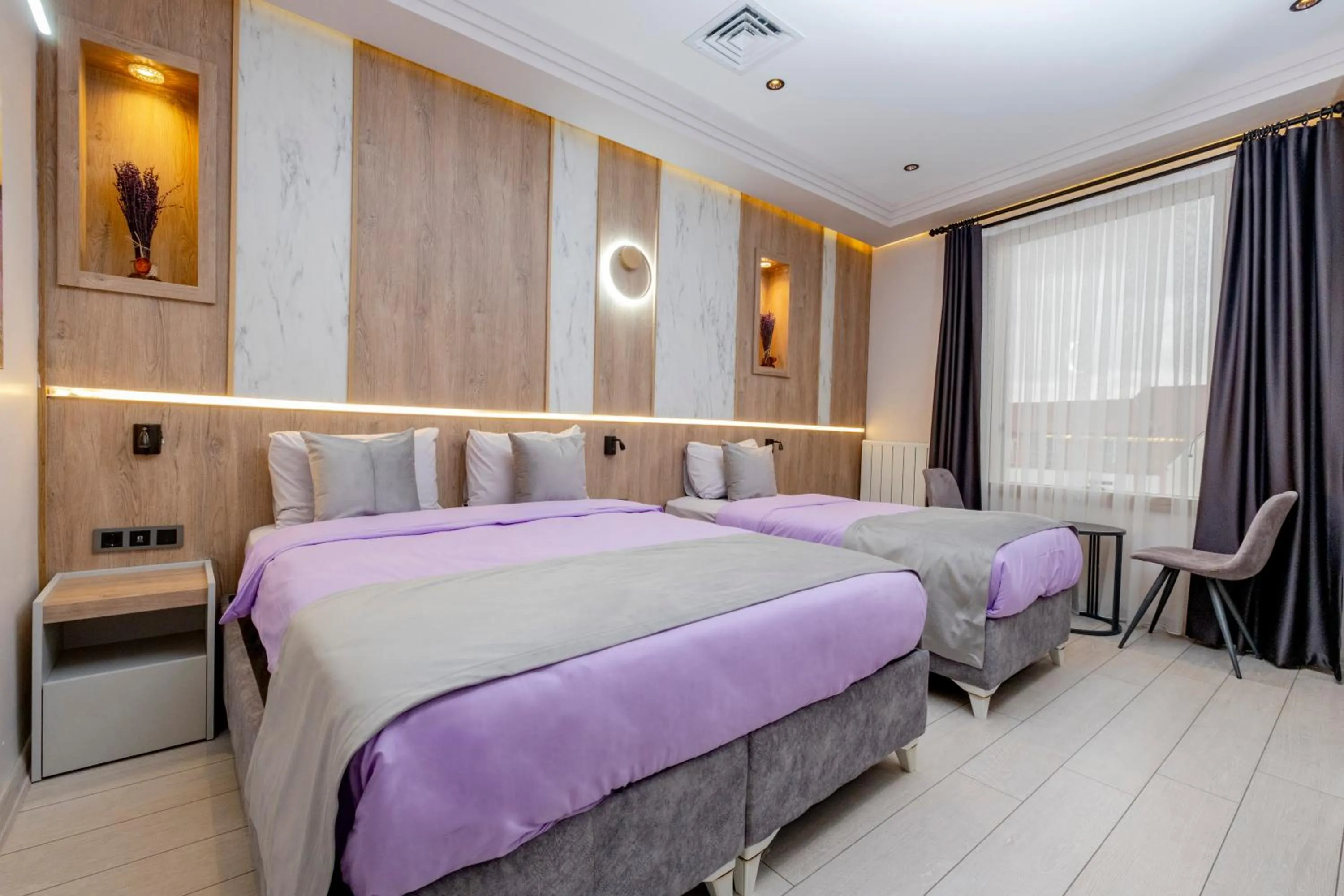 Bed in Lavender Airport Hotel