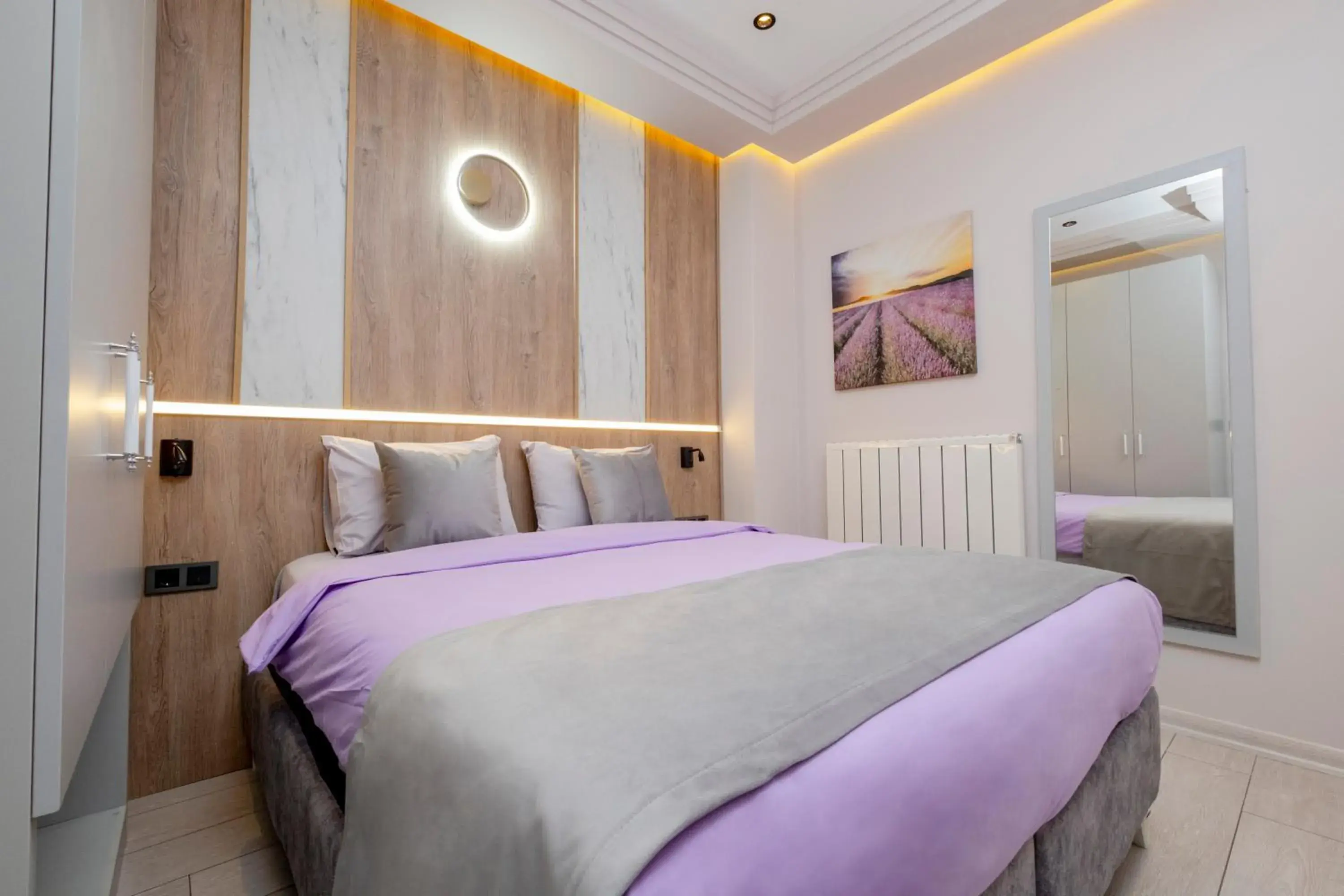 Deluxe Triple Room in Lavender Airport Hotel Deluxe Triple Room in Lavender Airport Hotel