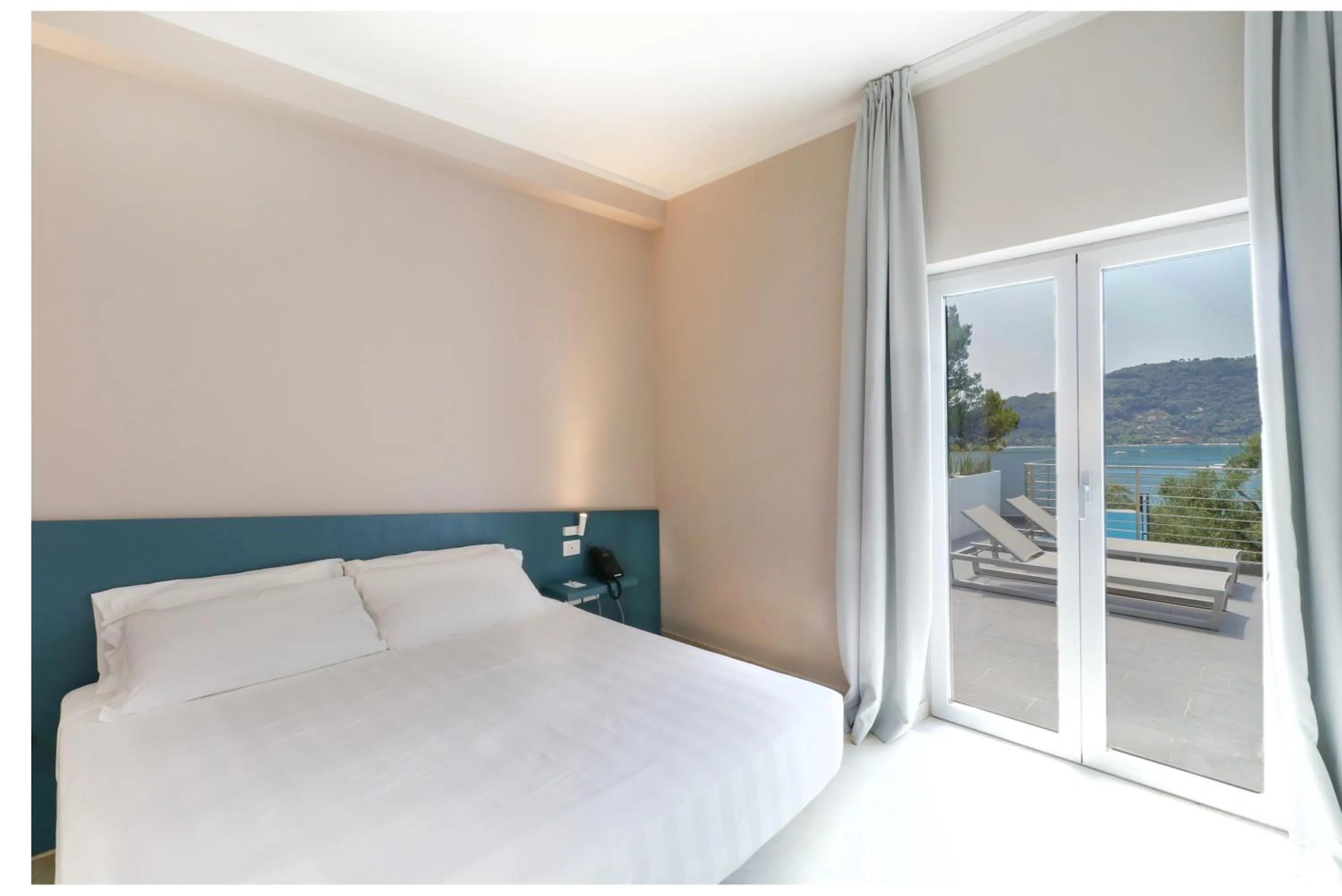 Bedroom, Bed in Cristallo Park Hotel