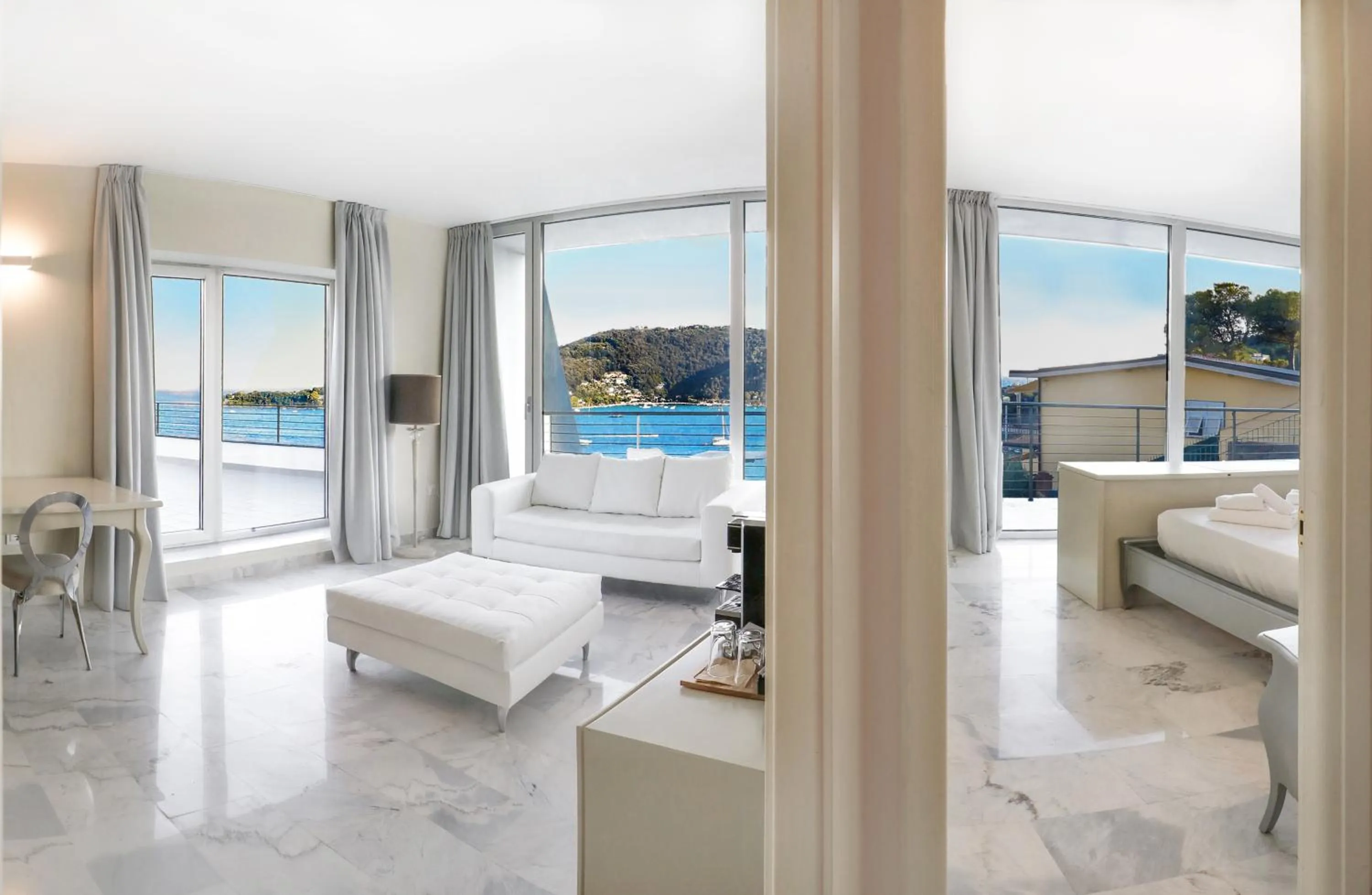 Living room, Bed in Cristallo Park Hotel