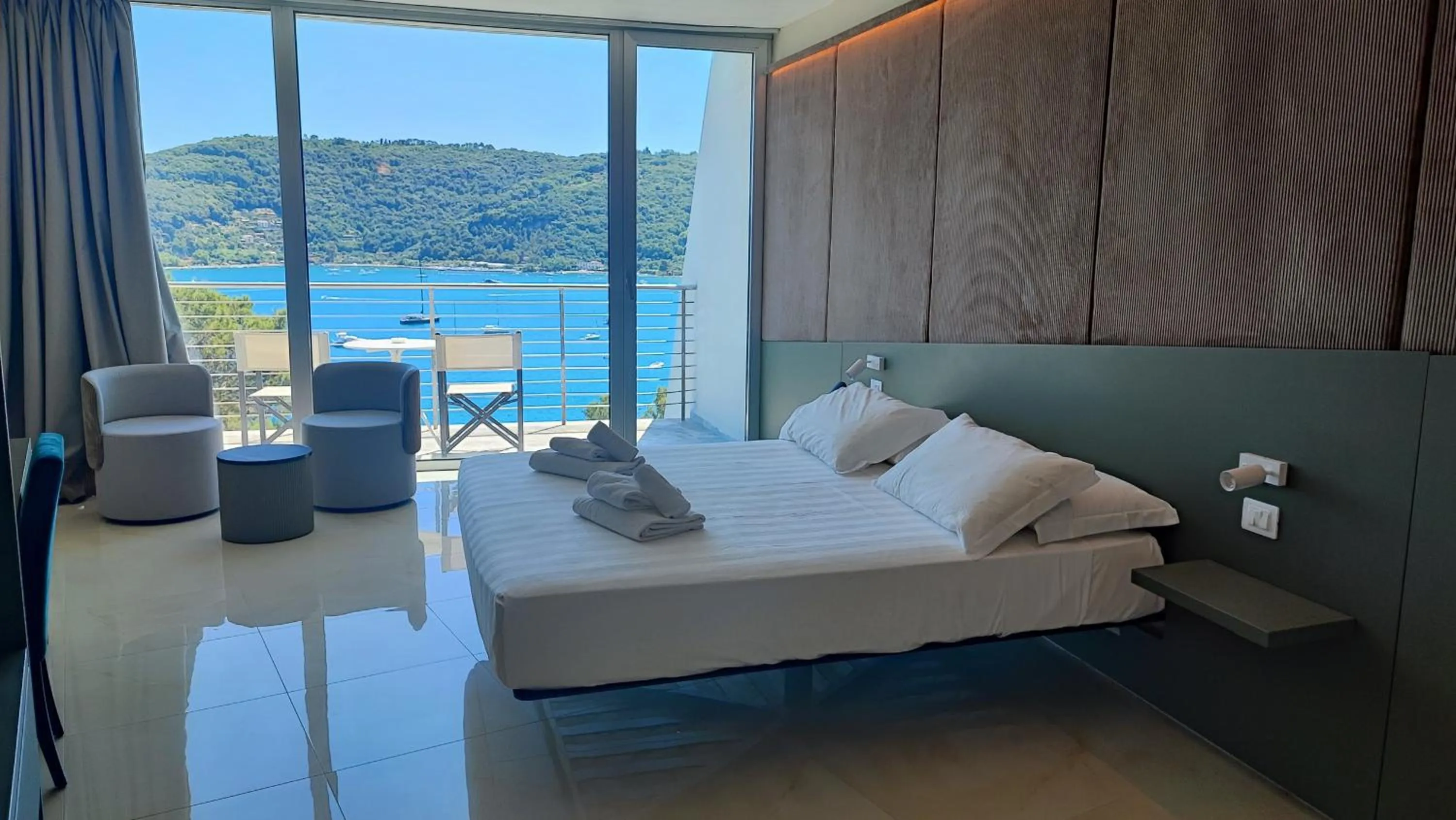 Bedroom, Bed in Cristallo Park Hotel