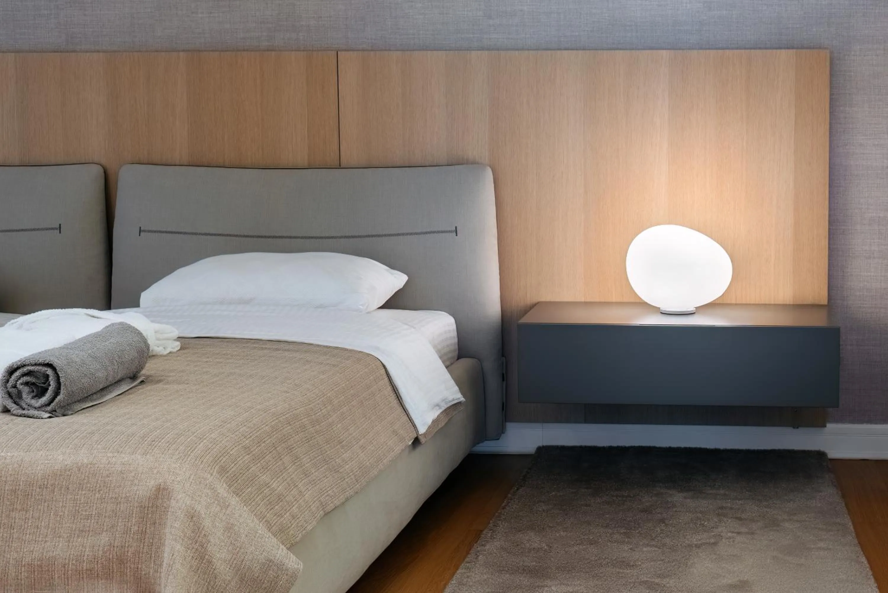Bed in Luxury Waterfront Villa at Dukly Gardens