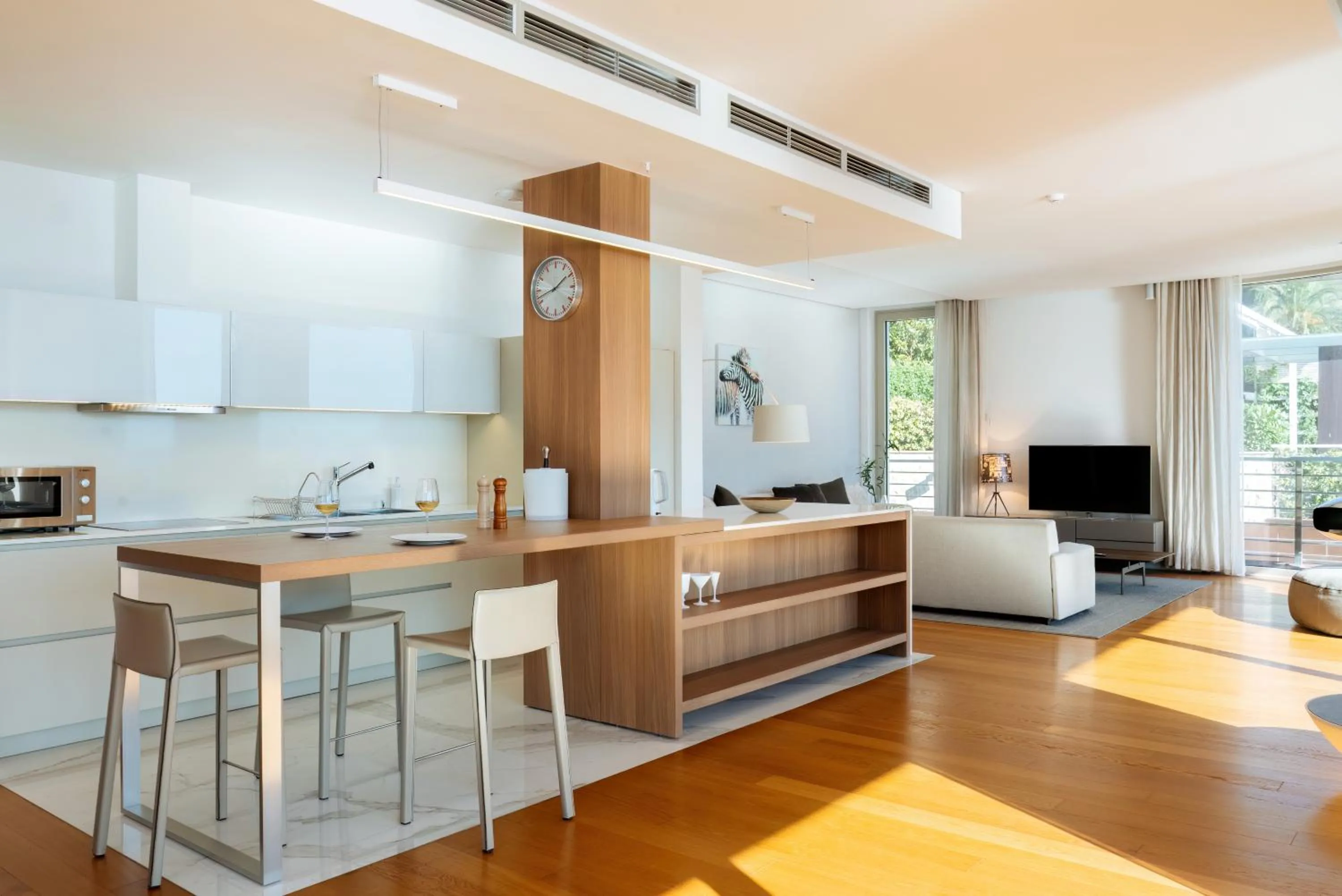 TV and multimedia in Luxury Waterfront Villa at Dukly Gardens