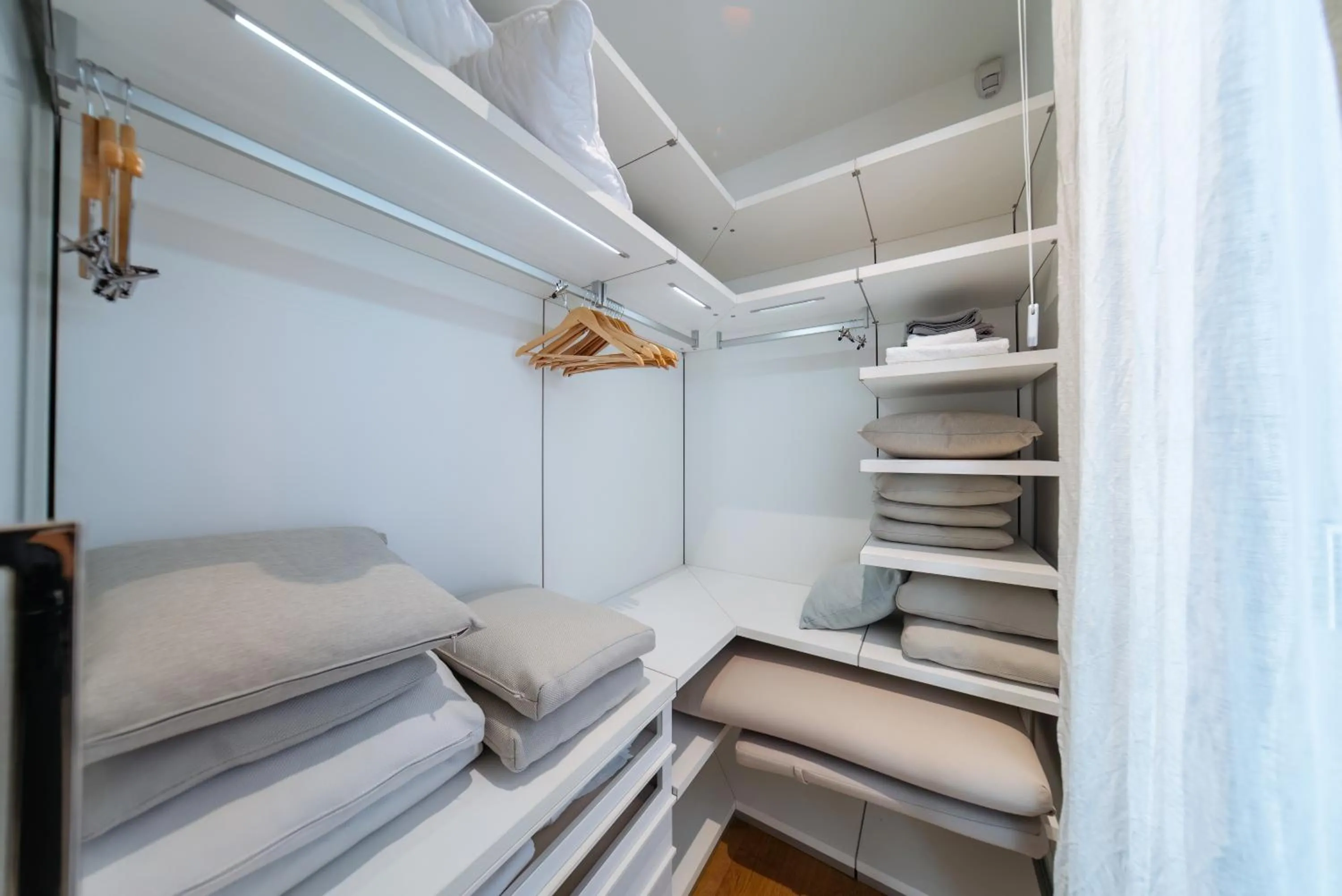 Bedroom, Bed in Luxury Waterfront Villa at Dukly Gardens