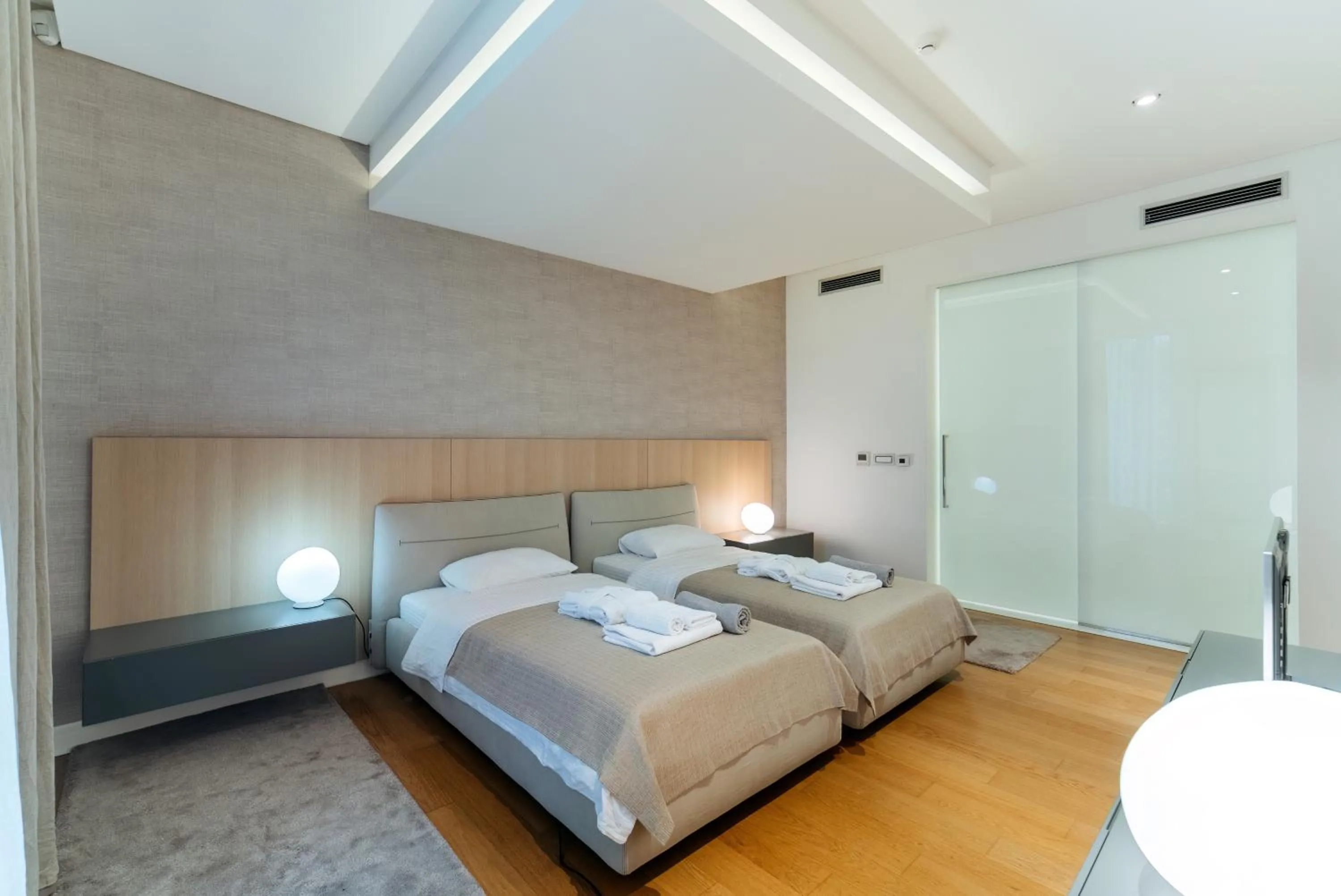 Bed in Luxury Waterfront Villa at Dukly Gardens