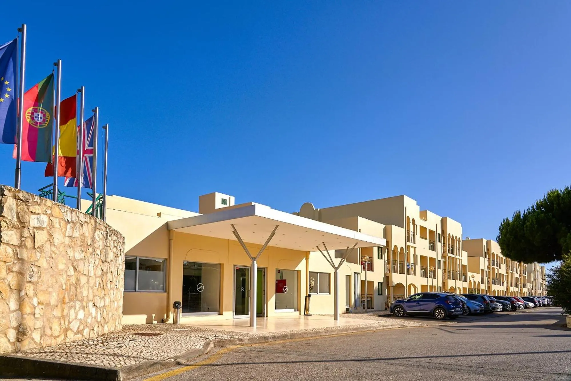 Facade/entrance in The Navigator - Palm Oasis Alvor - All Inclusive