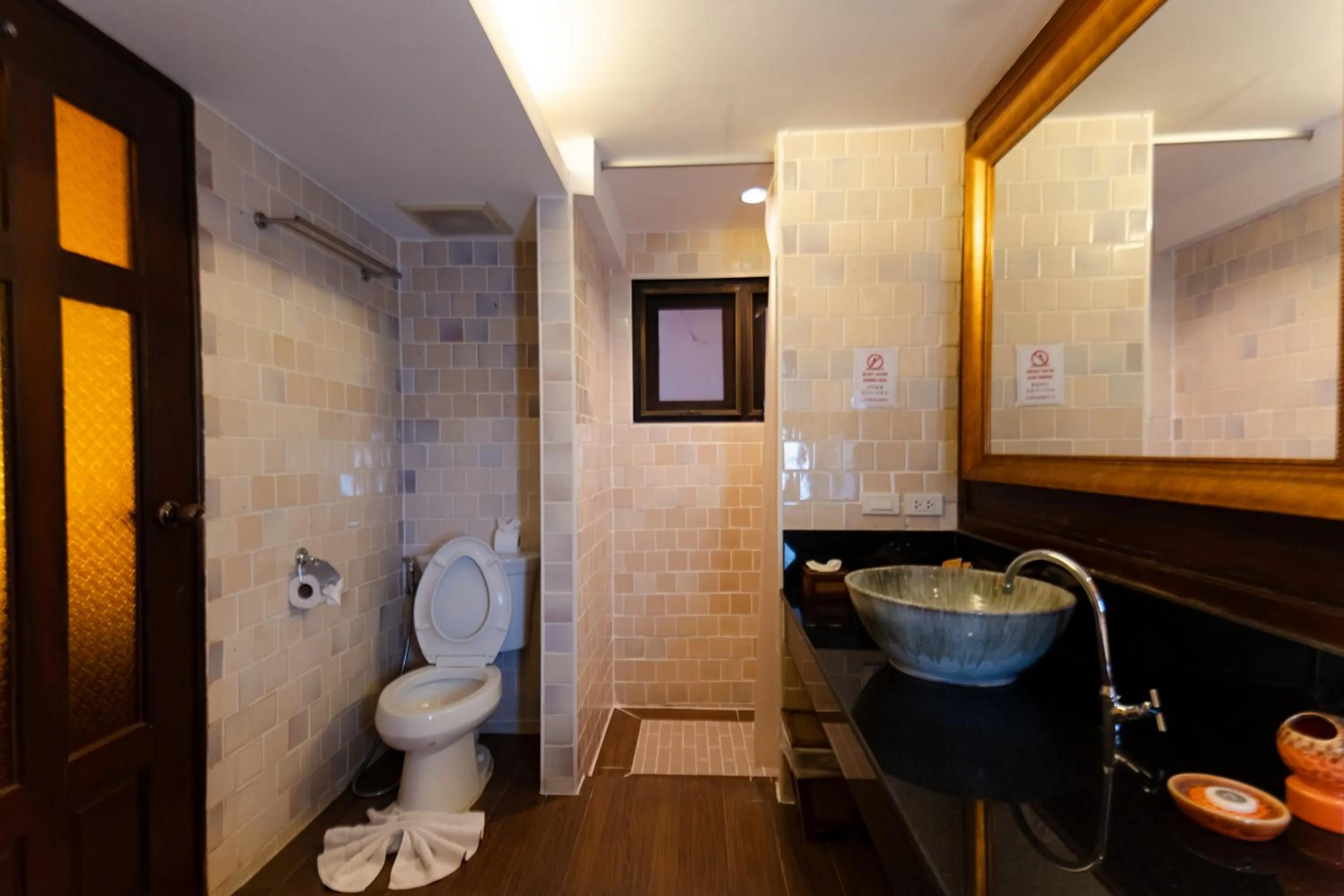 Shower in Viang Thapae Resort