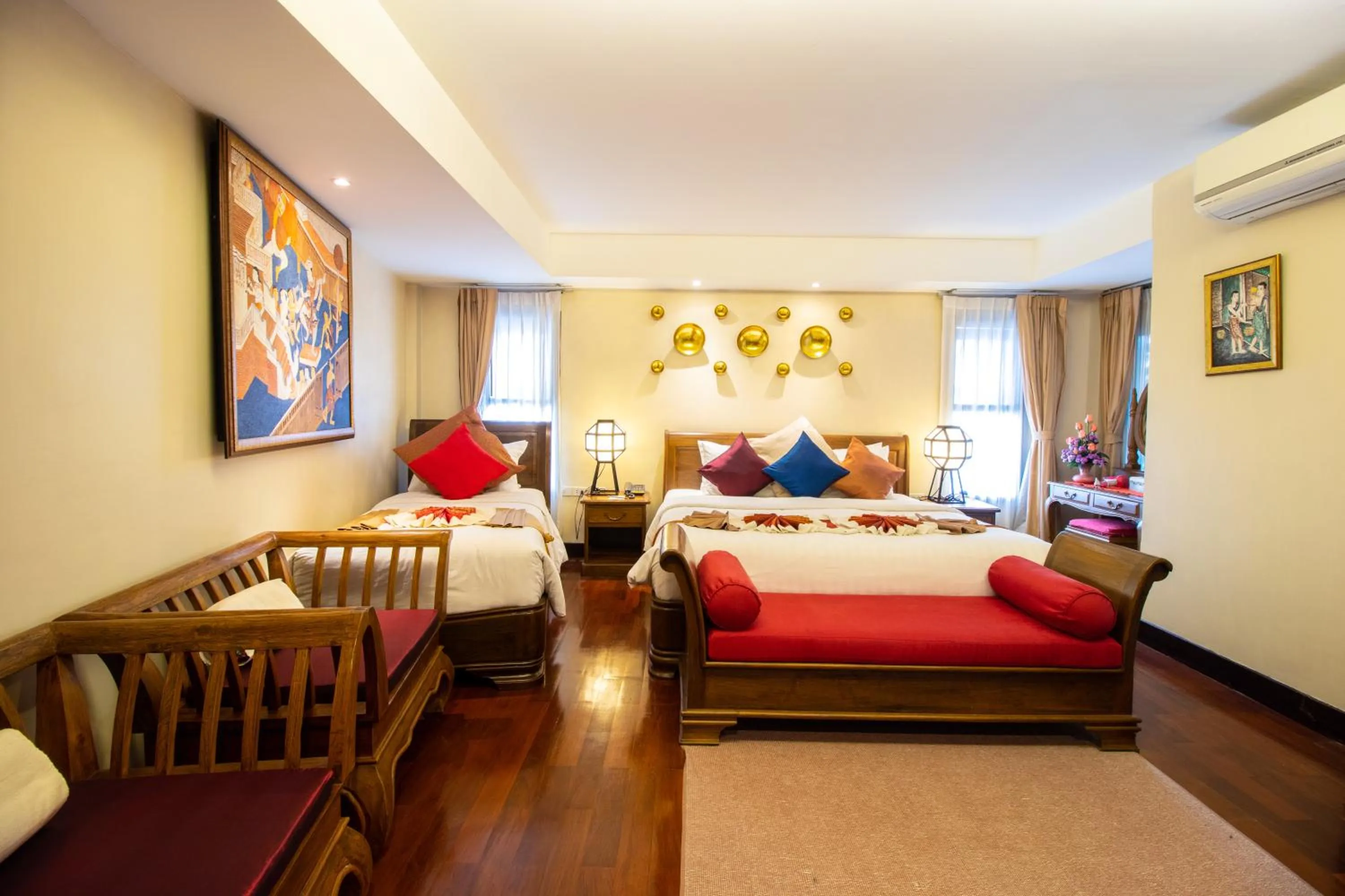 Photo of the whole room, Bed in Viang Thapae Resort