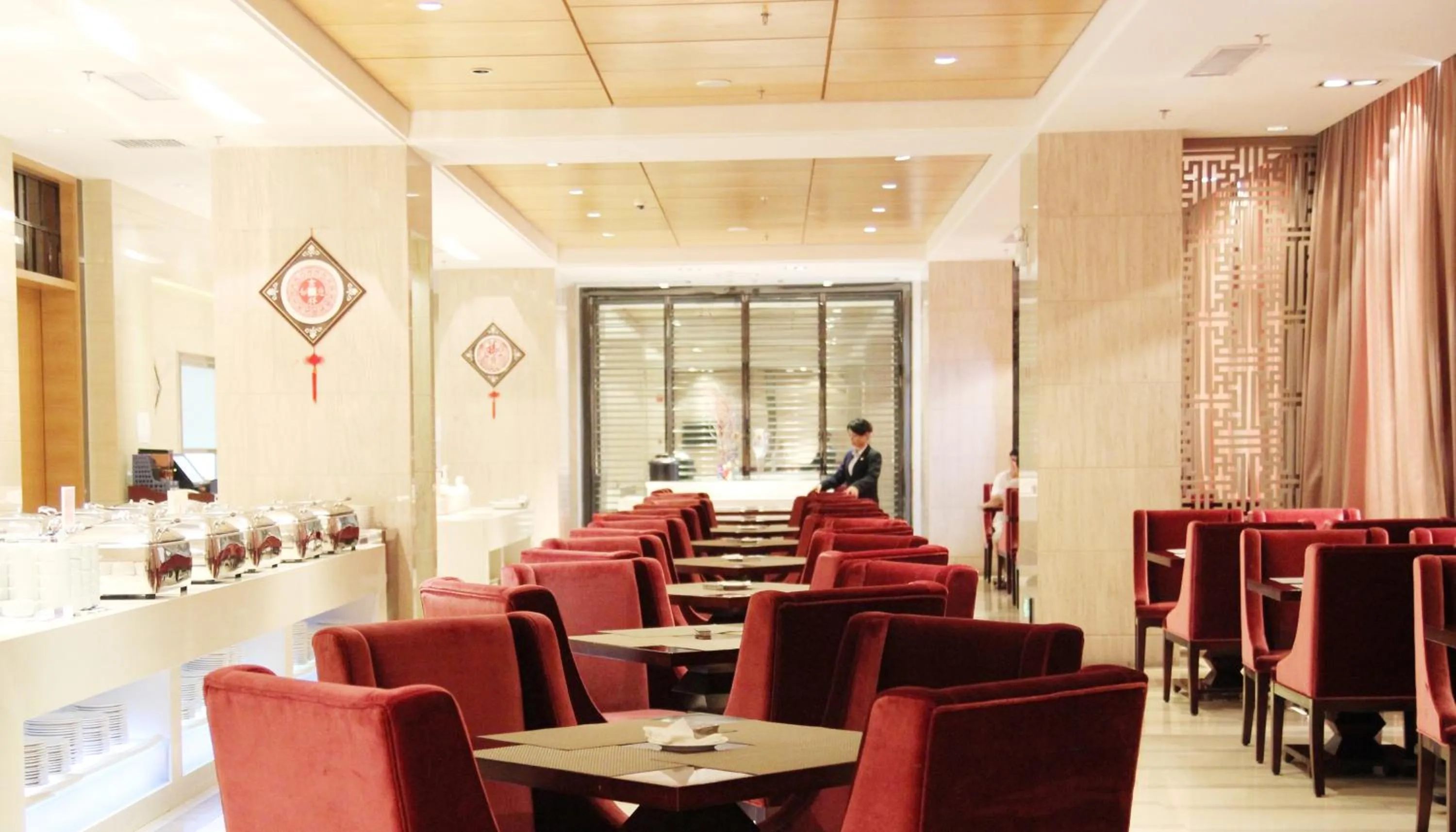 Restaurant/Places to Eat in Aoyuan Golf Hotel