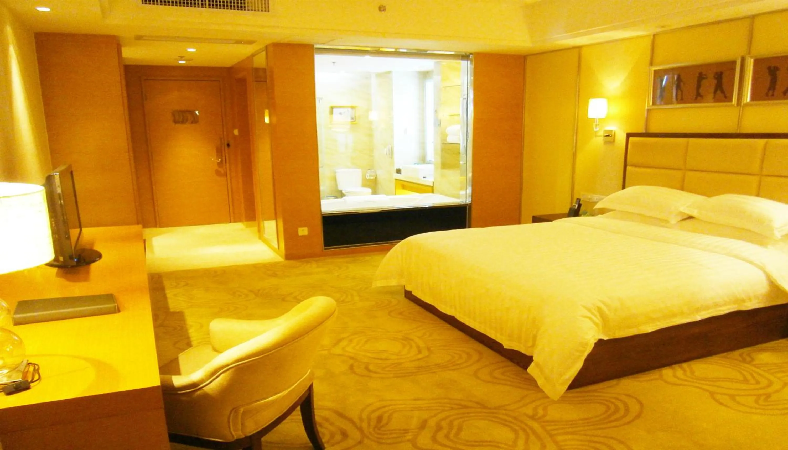 Bedroom in Aoyuan Golf Hotel