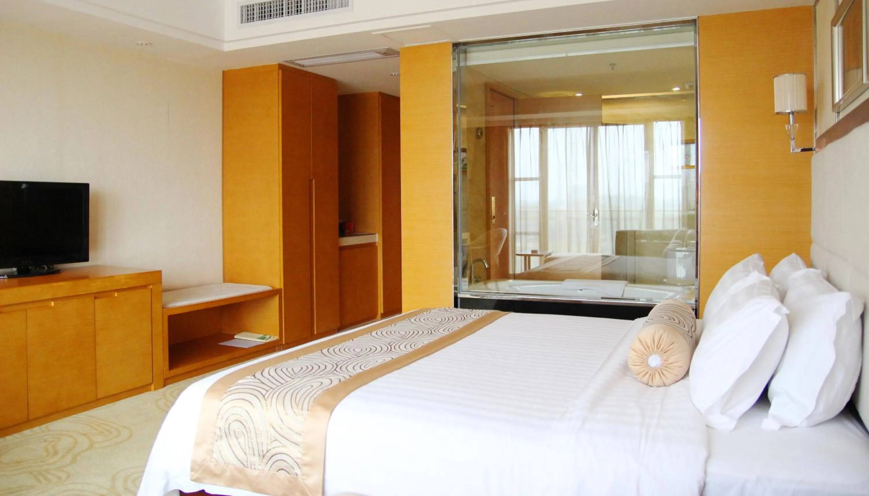 Bedroom in Aoyuan Golf Hotel