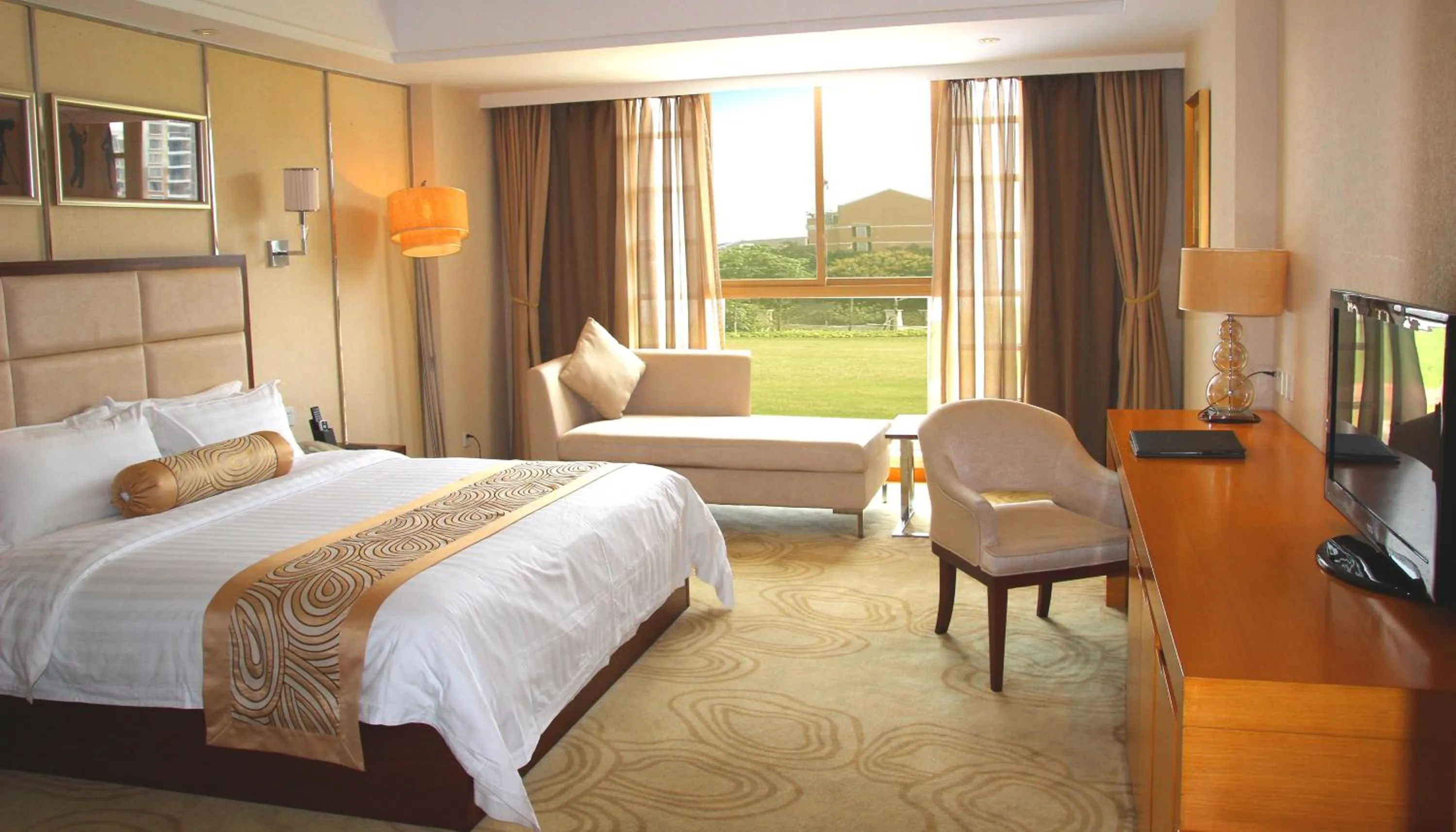 Bedroom in Aoyuan Golf Hotel