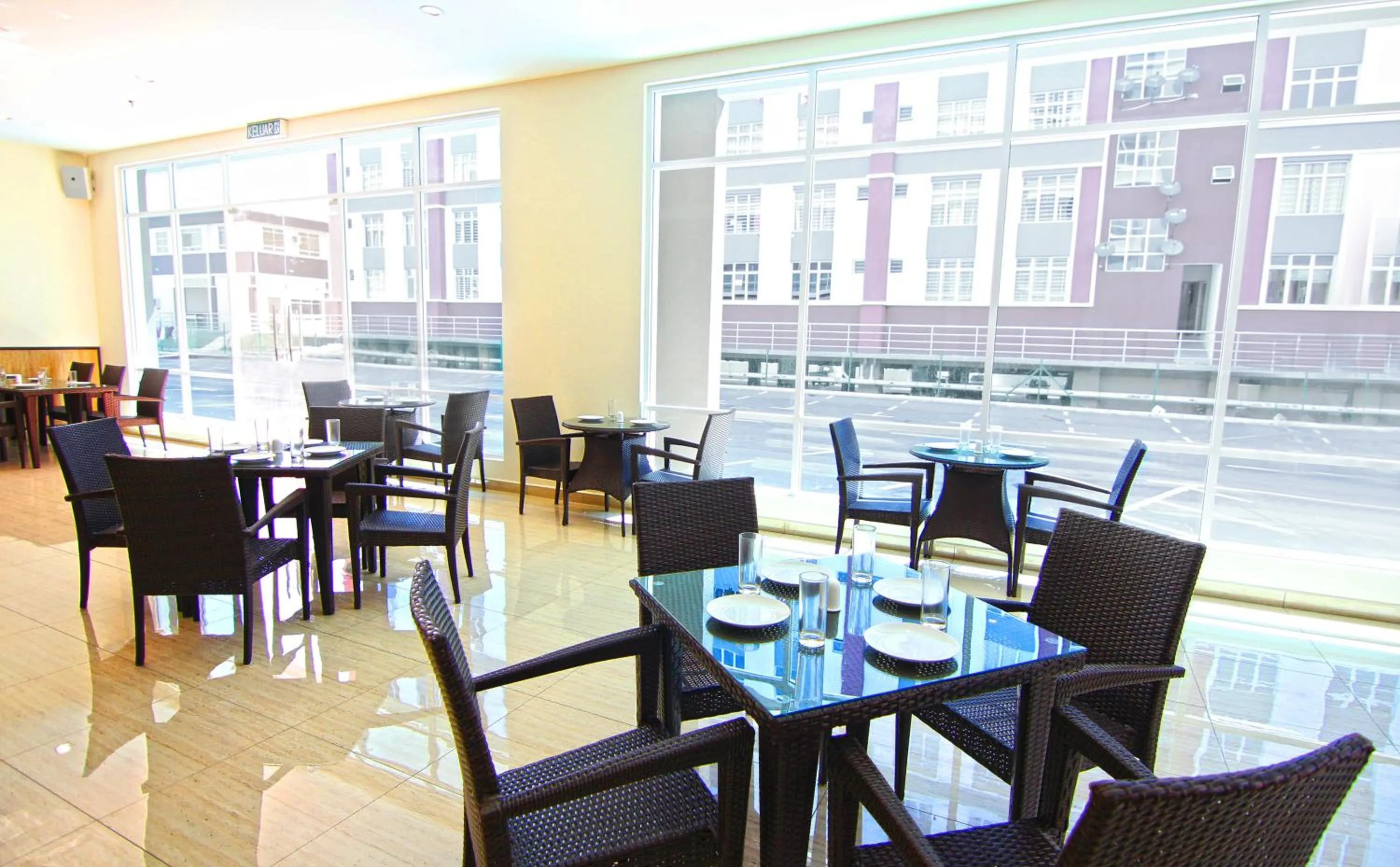 Restaurant/places to eat in Putatan Platinum Hotel