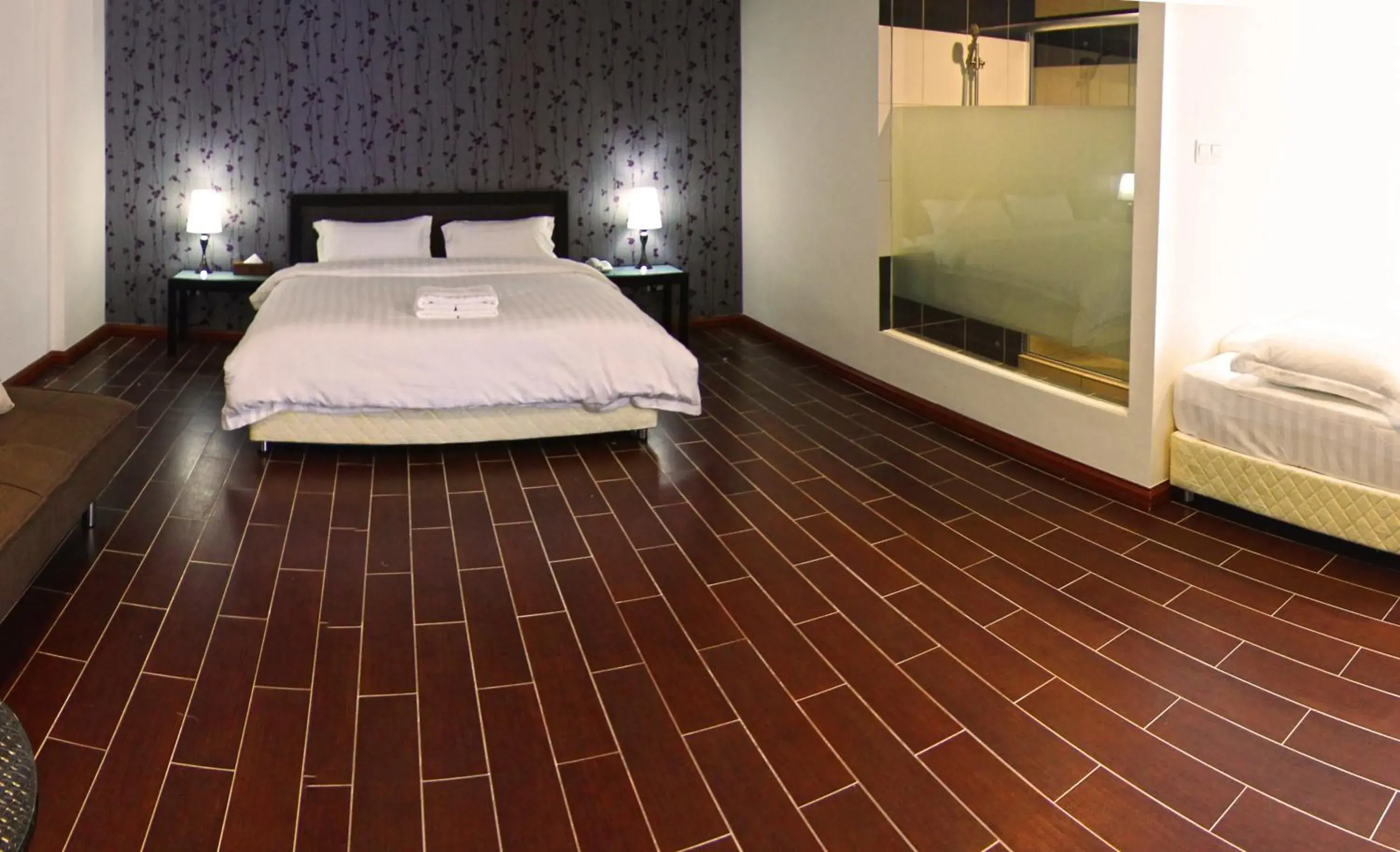 Bed in Putatan Platinum Hotel Bed in Putatan Platinum Hotel