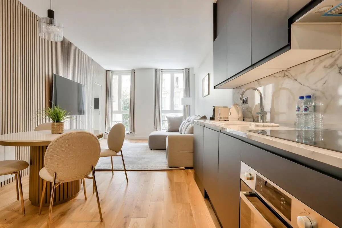 Beautiful 2BR in City Center of Paris