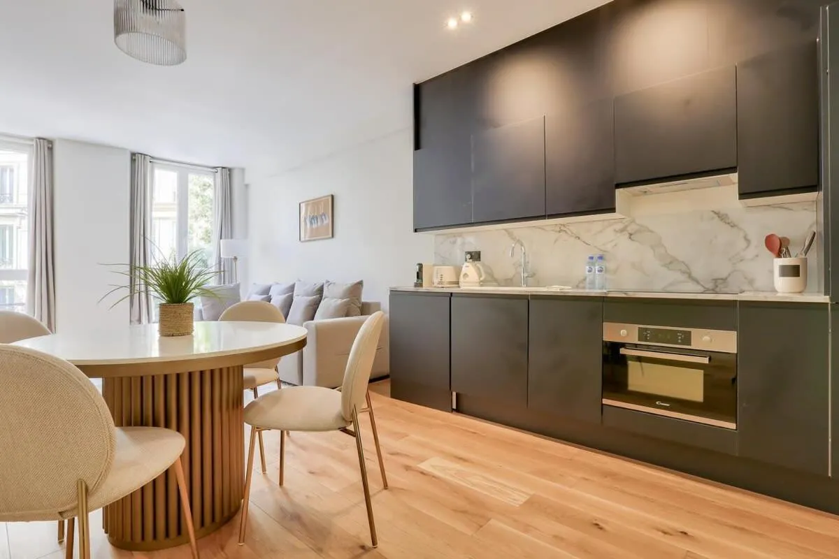Beautiful 2BR in City Center of Paris