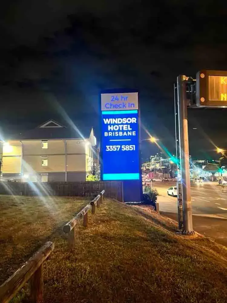 Property building in Imperial Motel Windsor Property building in Imperial Motel Windsor