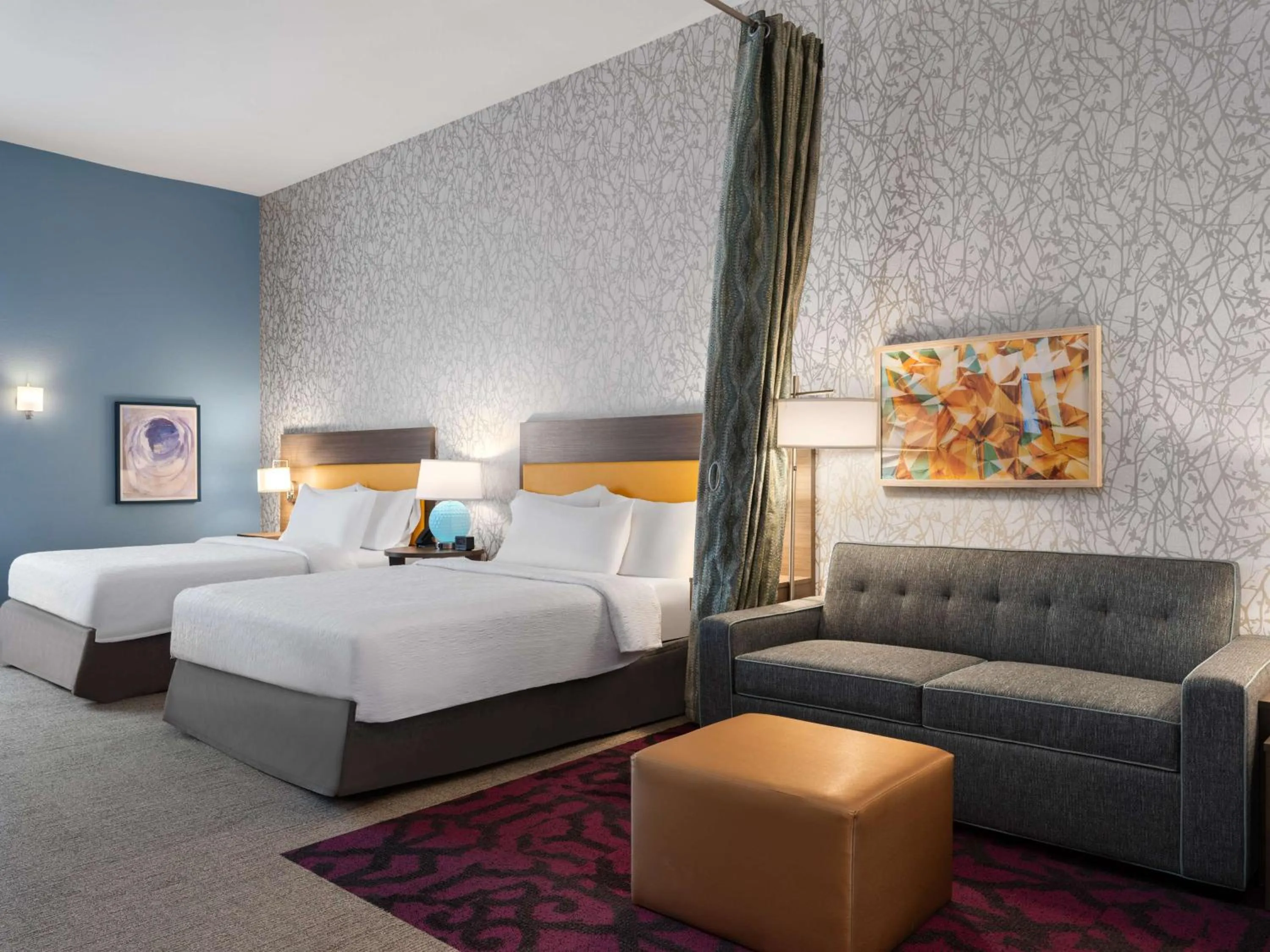 Living room, Bed in Home2 Suites By Hilton Round Rock Medical Center