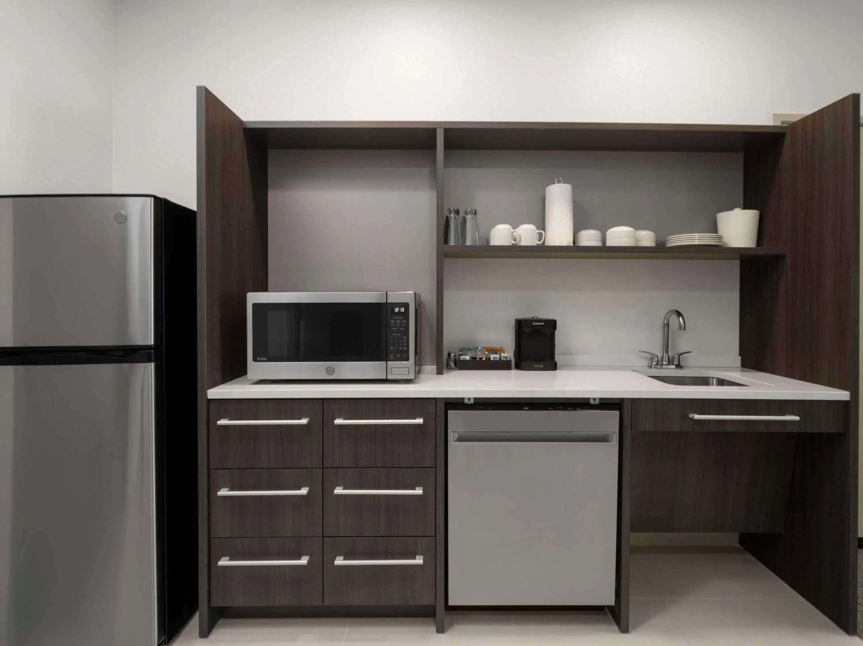 Kitchen or kitchenette in Home2 Suites by Hilton Orlando South Davenport