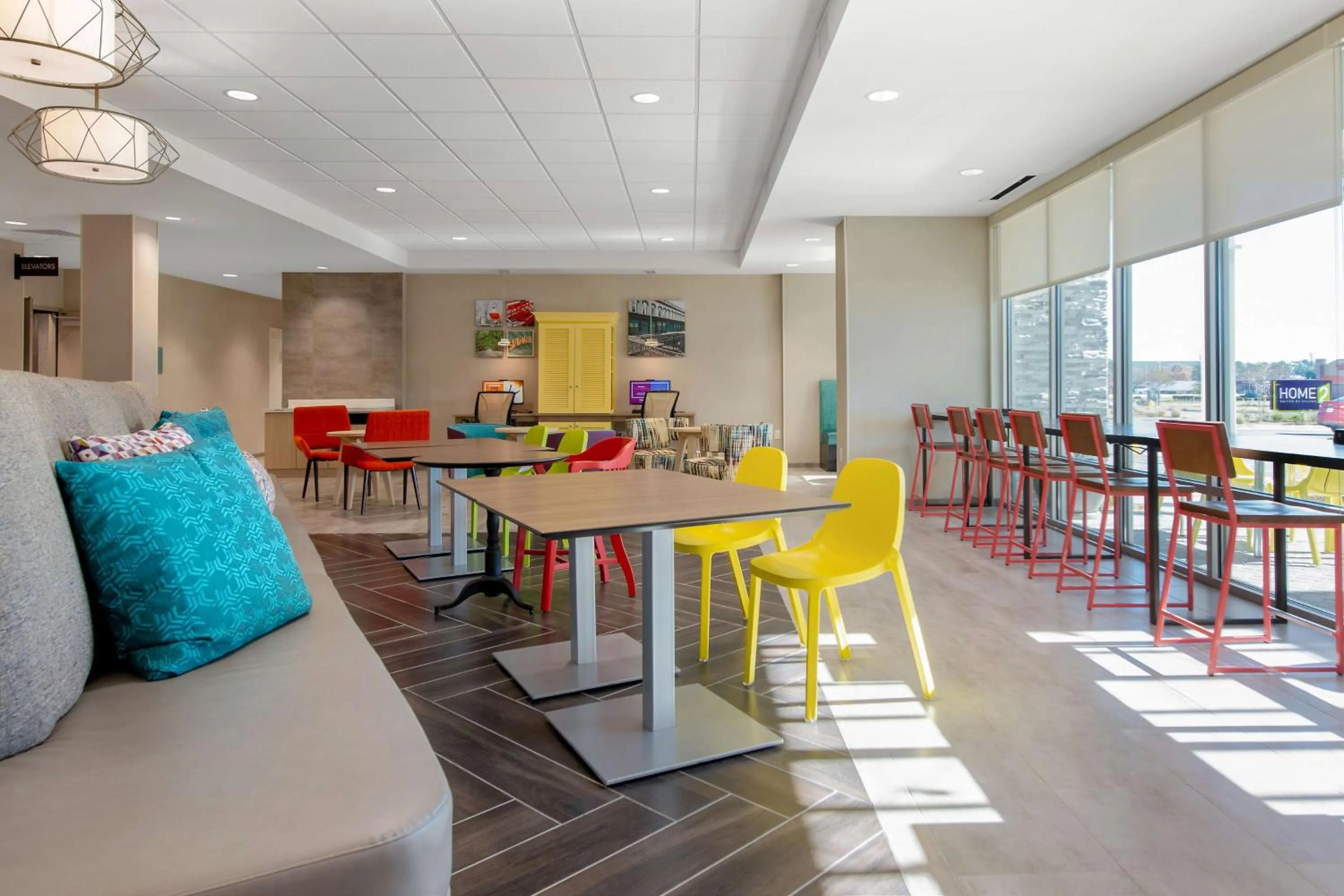 Lobby or reception in Home2 Suites By Hilton Savannah I95 North