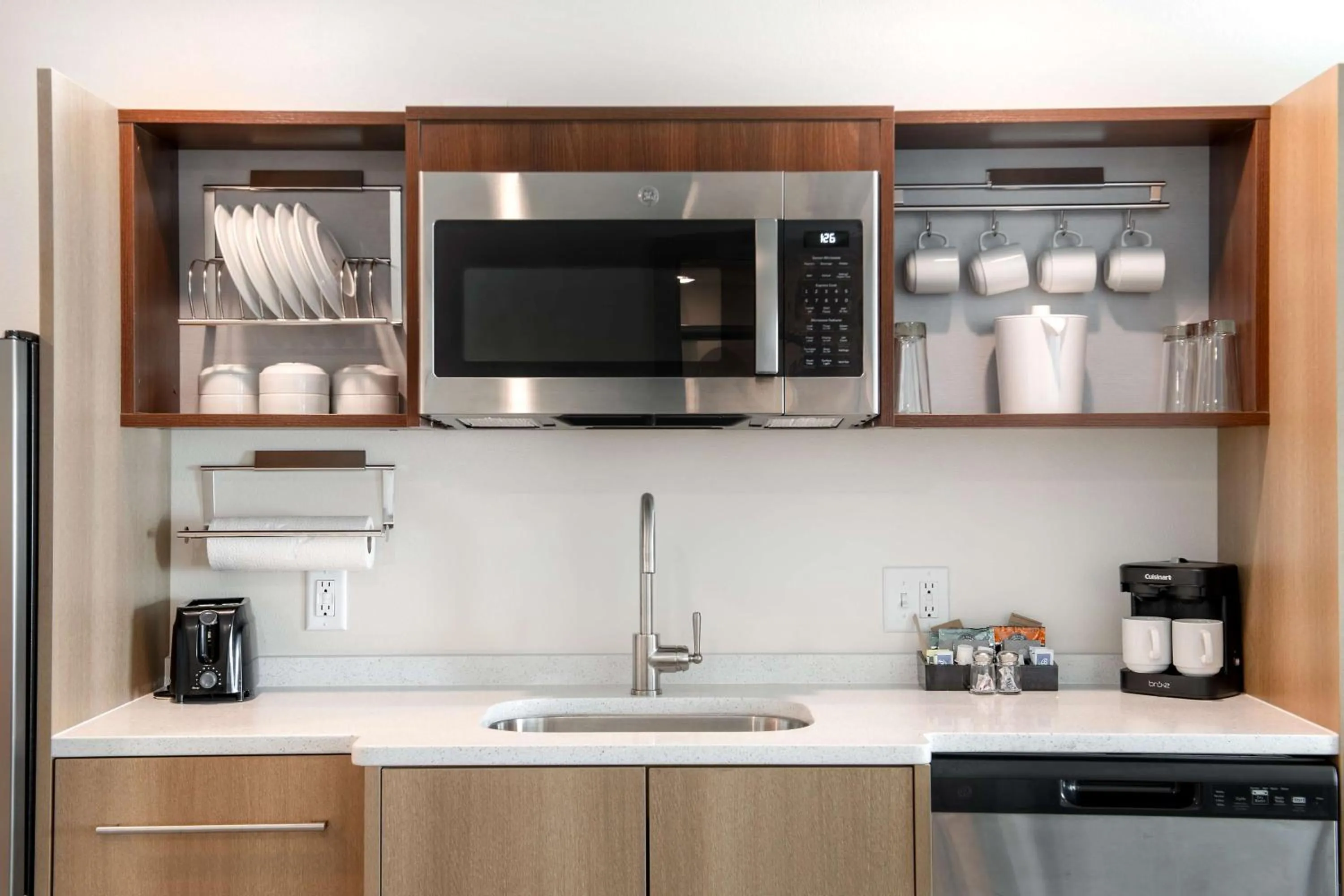 Kitchen or kitchenette in Home2 Suites By Hilton Savannah I95 North