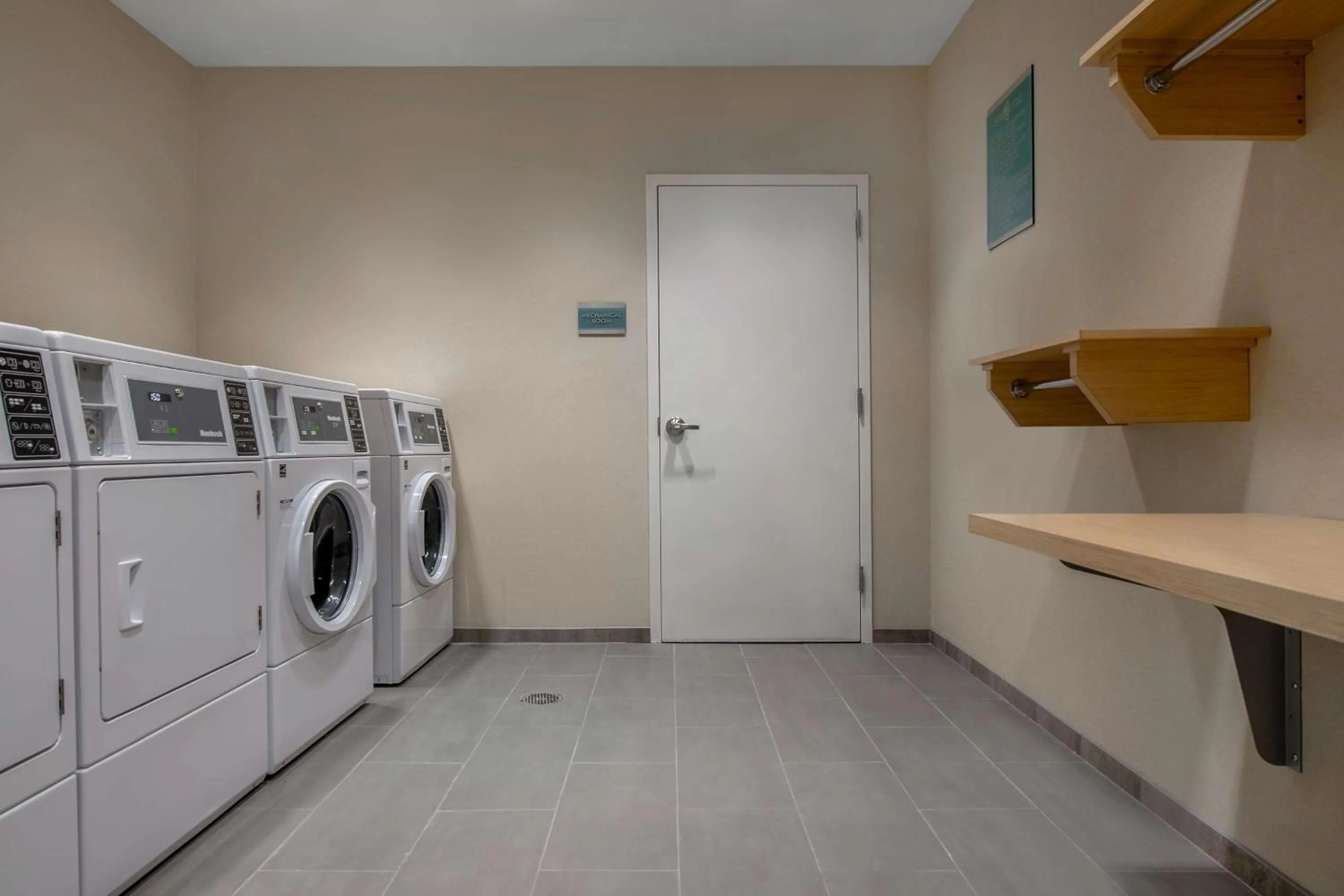 Property building in Home2 Suites By Hilton Savannah I95 North